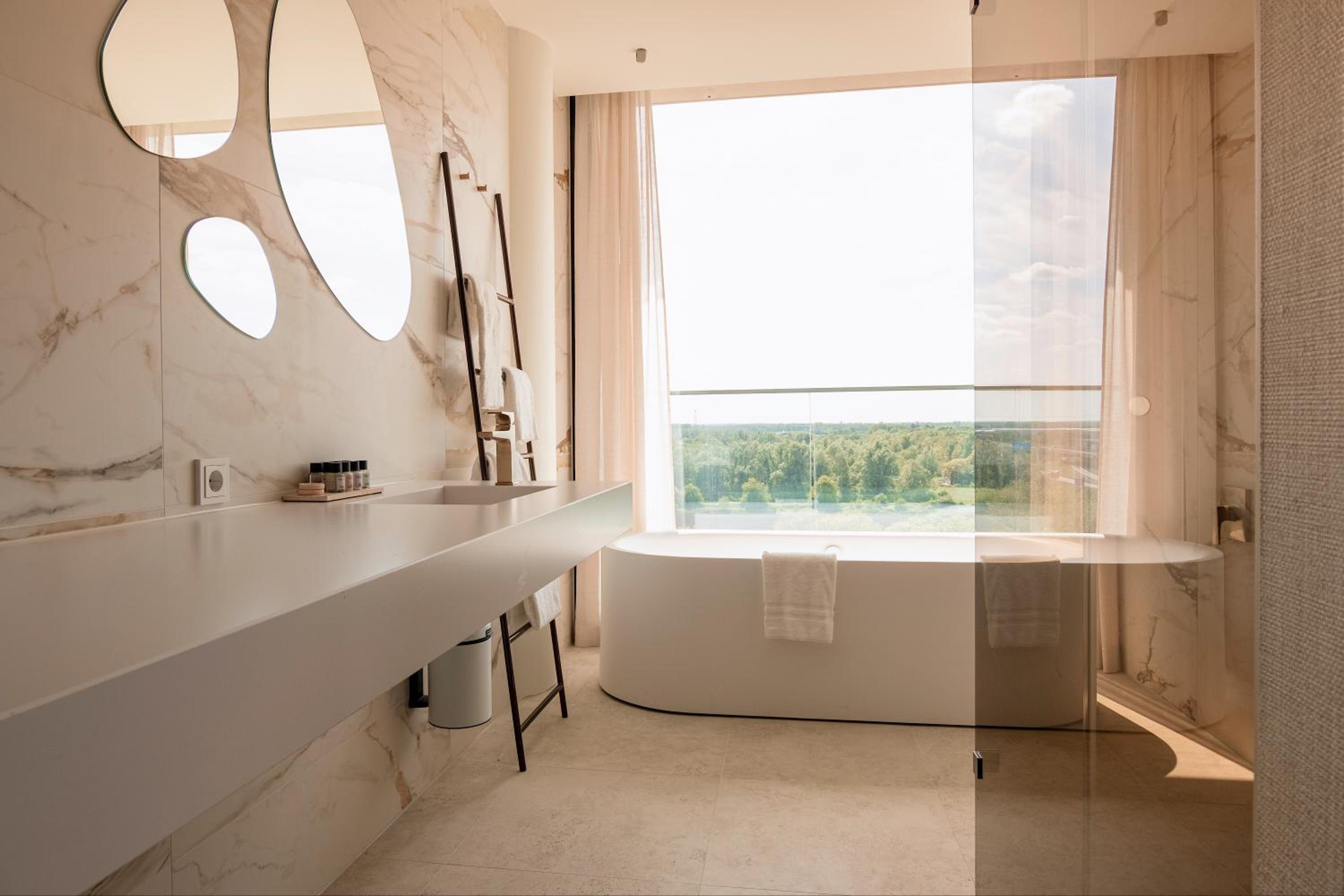 Deluxe Double Room with Bath photo 2