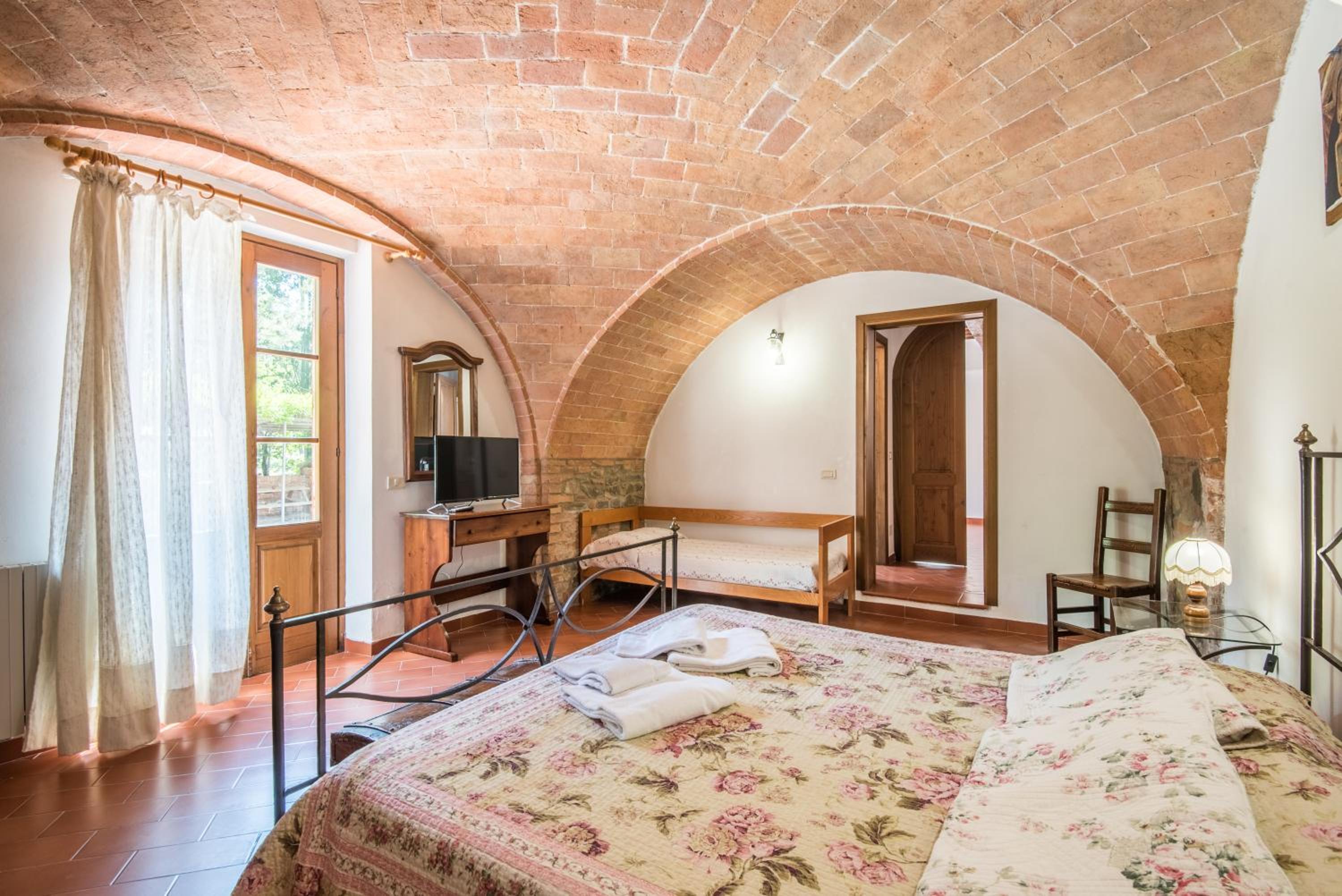 Superior One-Bedroom Apartment