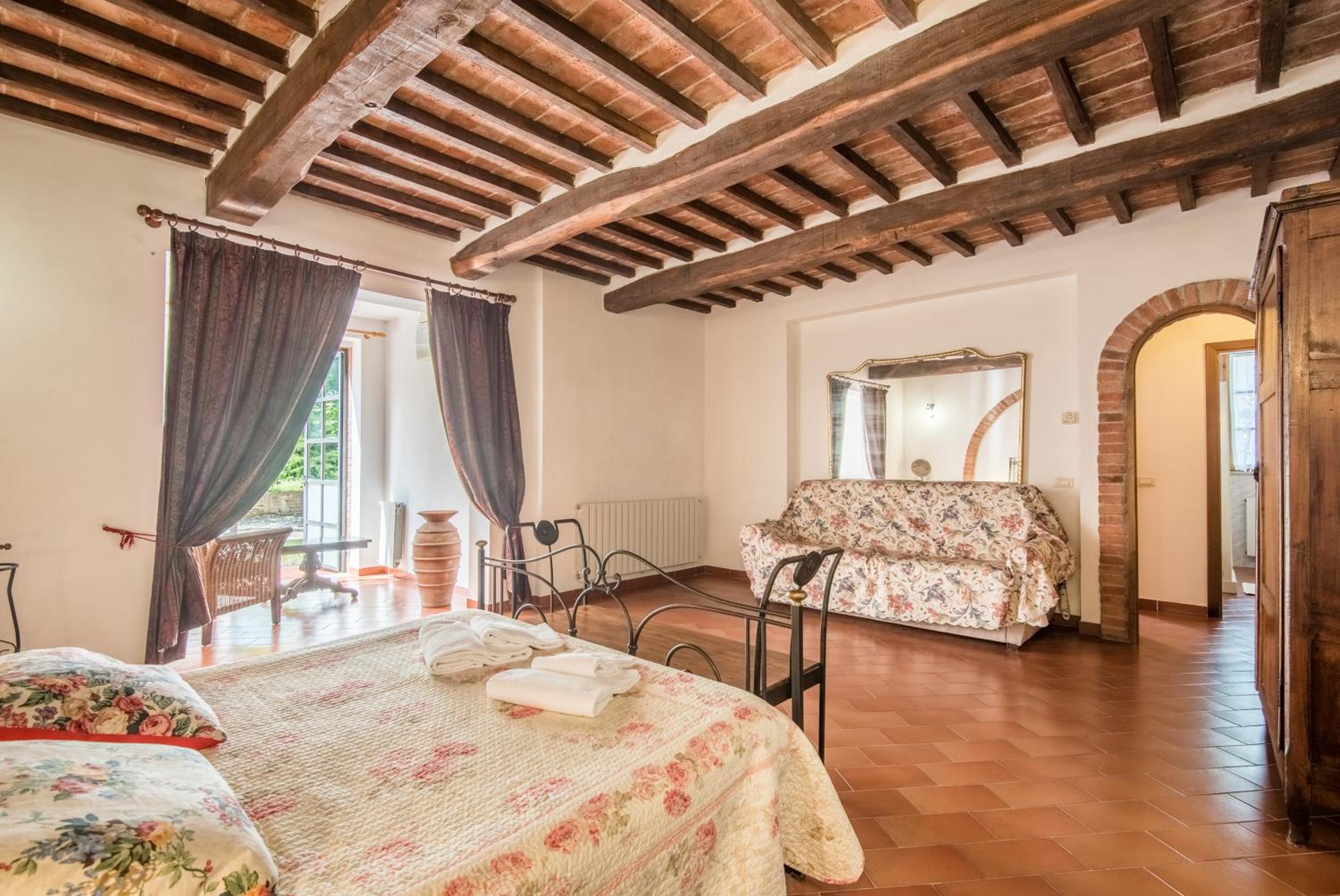 Superior One-Bedroom Apartment