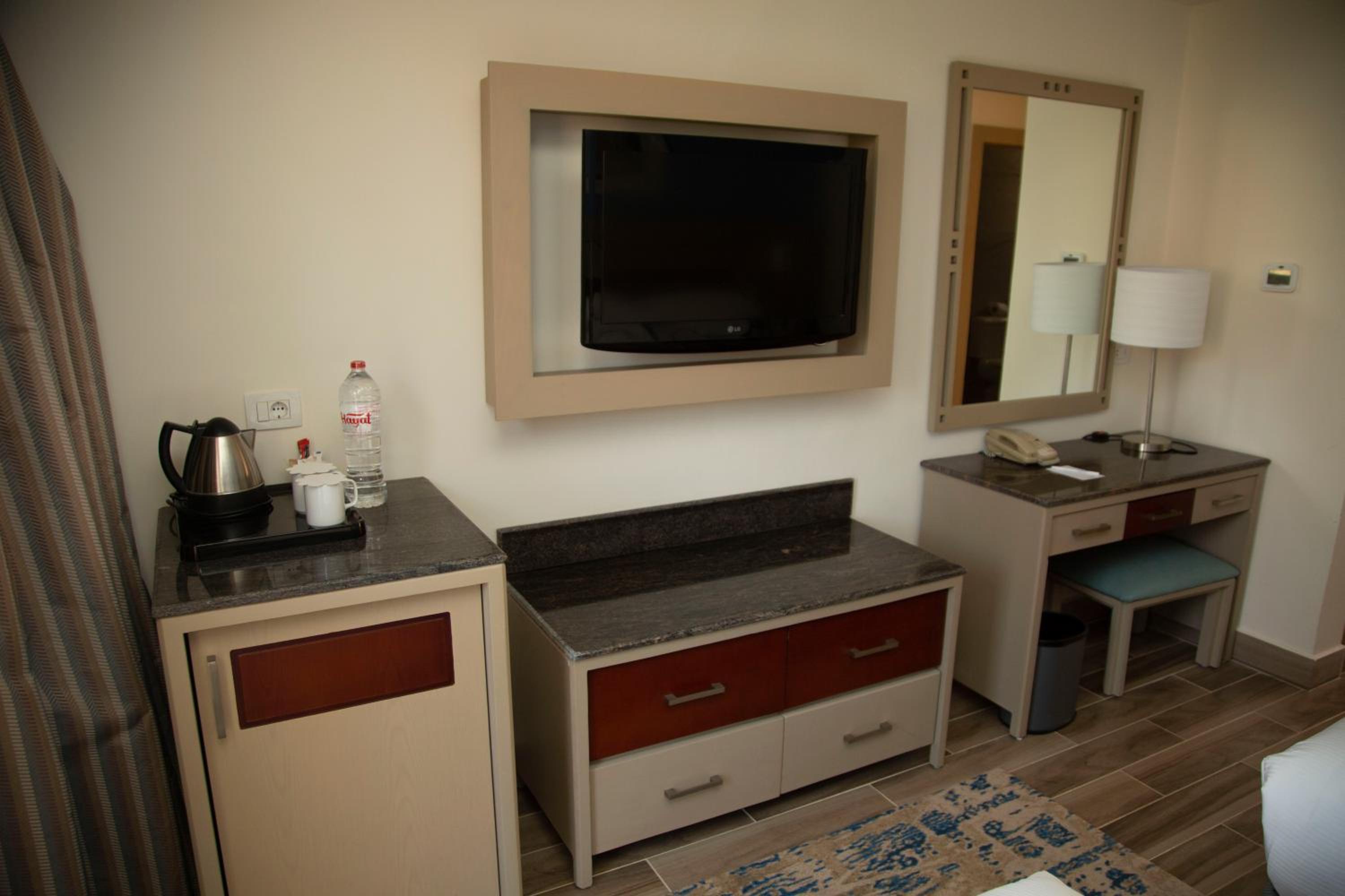 Twin Room with Garden View - Photo 4