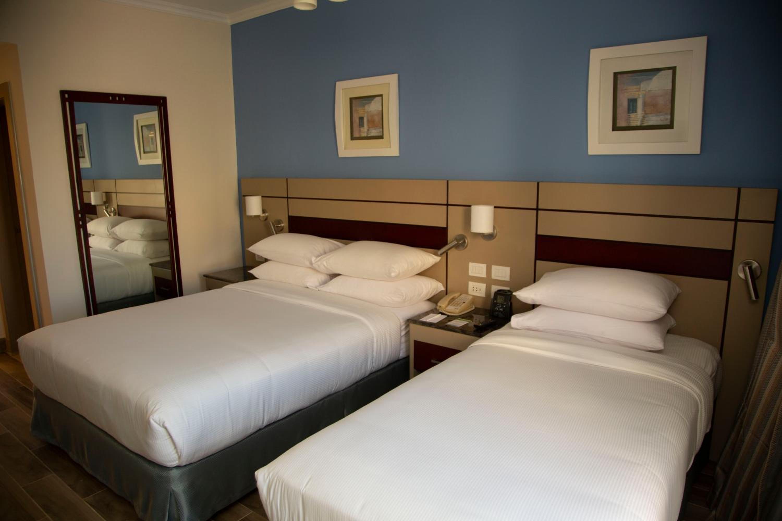 Twin Room with Garden View - Photo 2