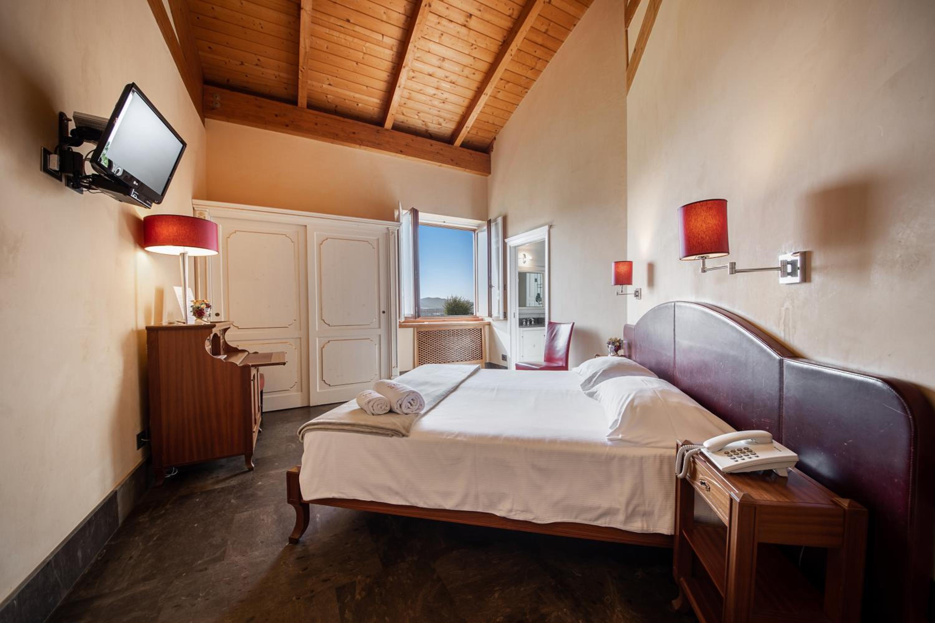 Deluxe Double Room photo 3