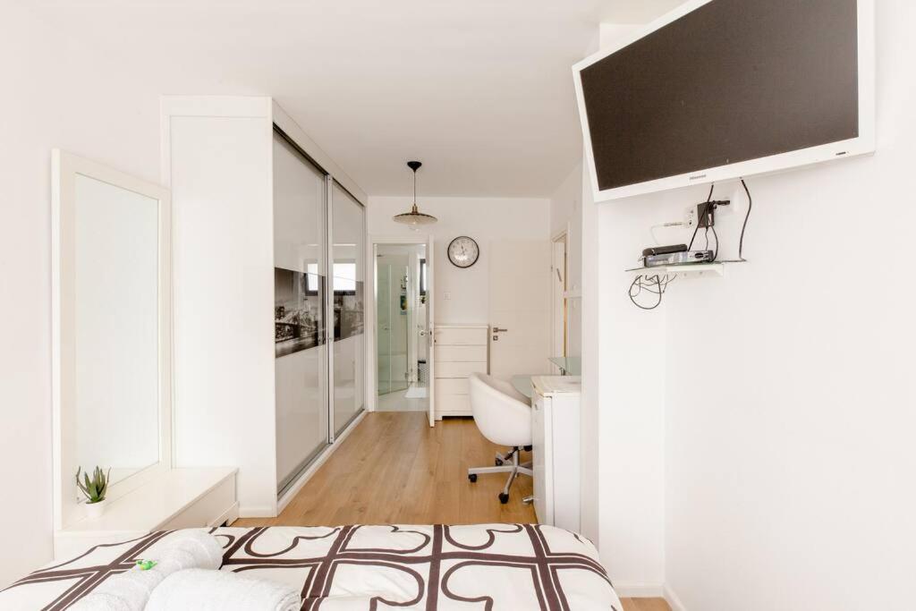 Queen Room - Photo 22