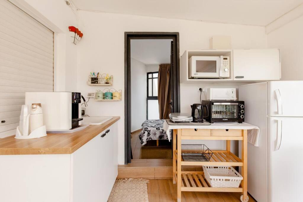 Double Room with Pool View - Photo 24