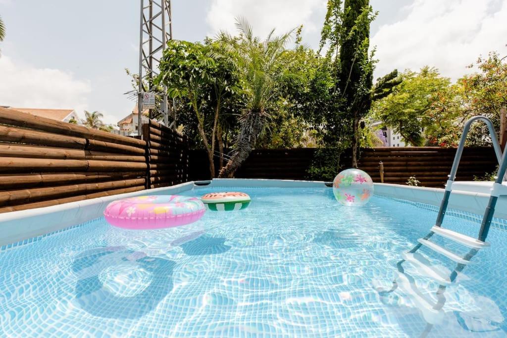 Double Room with Pool View - Photo 26