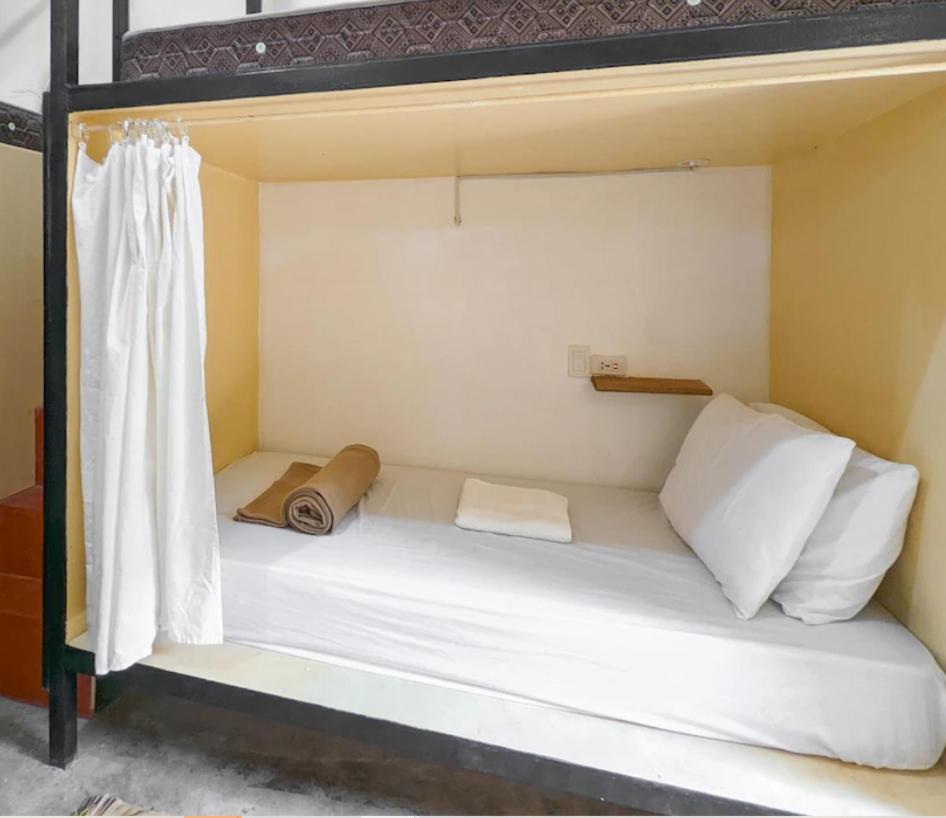 Bed in 8-Bed Mixed Dormitory Room photo 3