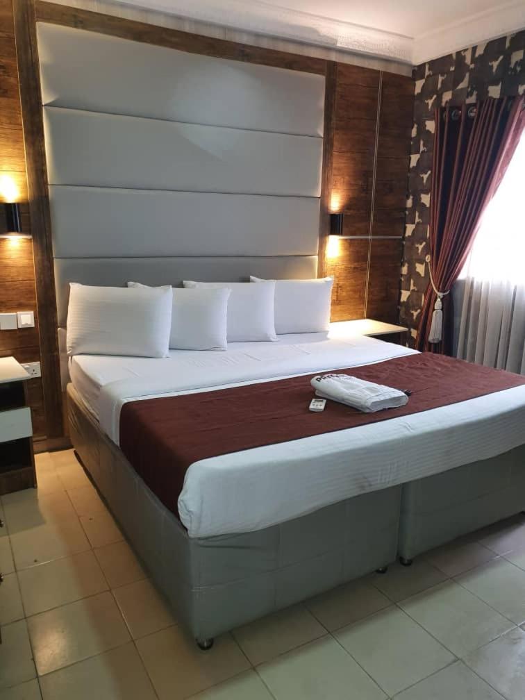 Large Single Room