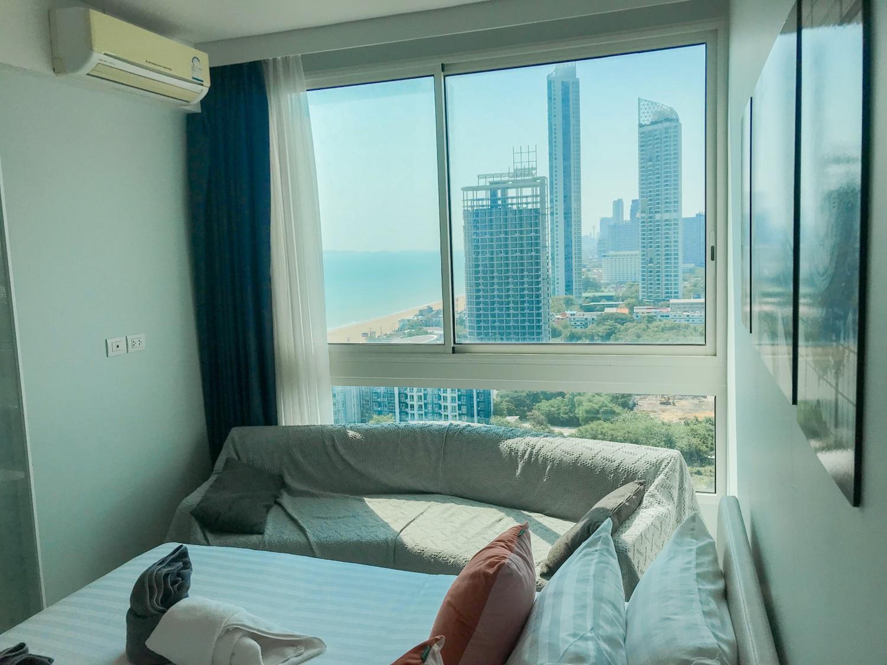Apartment with Sea View - Photo 12