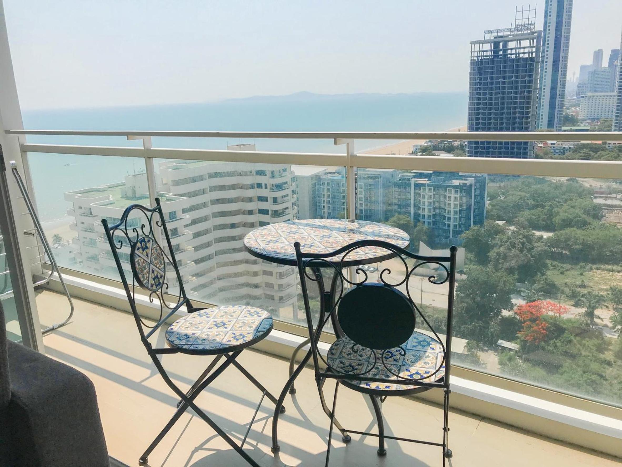 Apartment with Sea View - Photo 9
