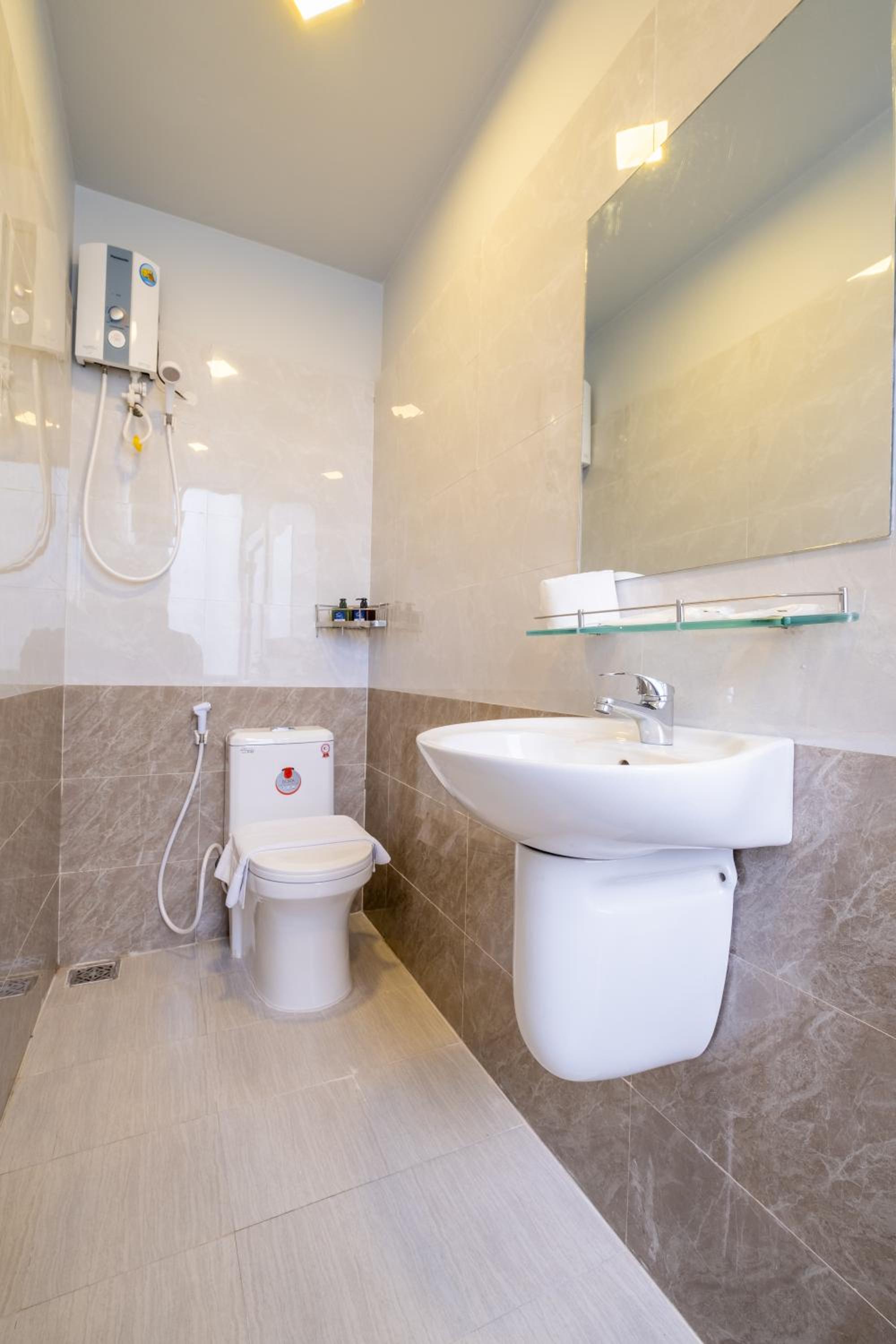 Superior Double or Twin Room - Photo 10