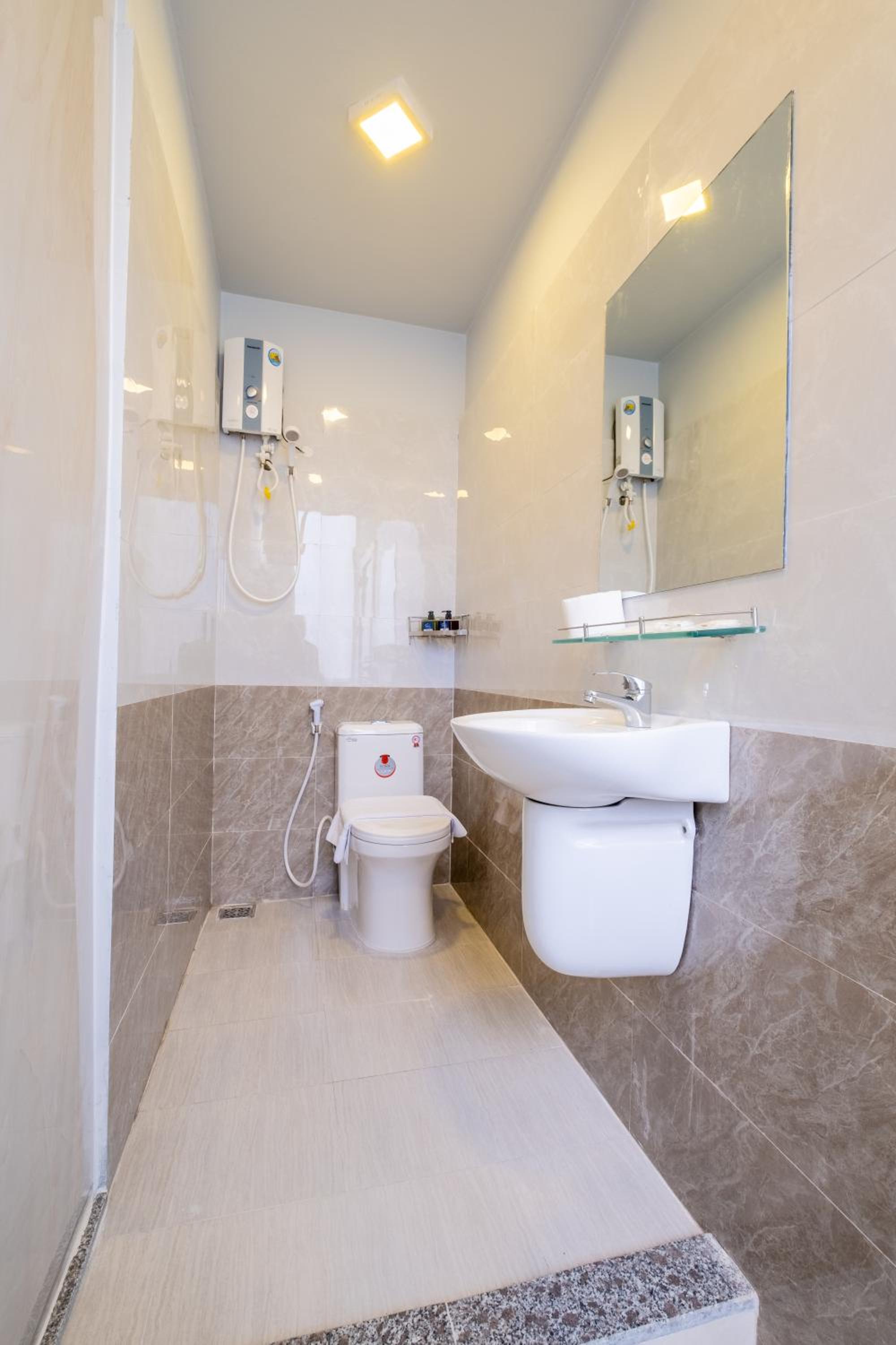Superior Double or Twin Room - Photo 11