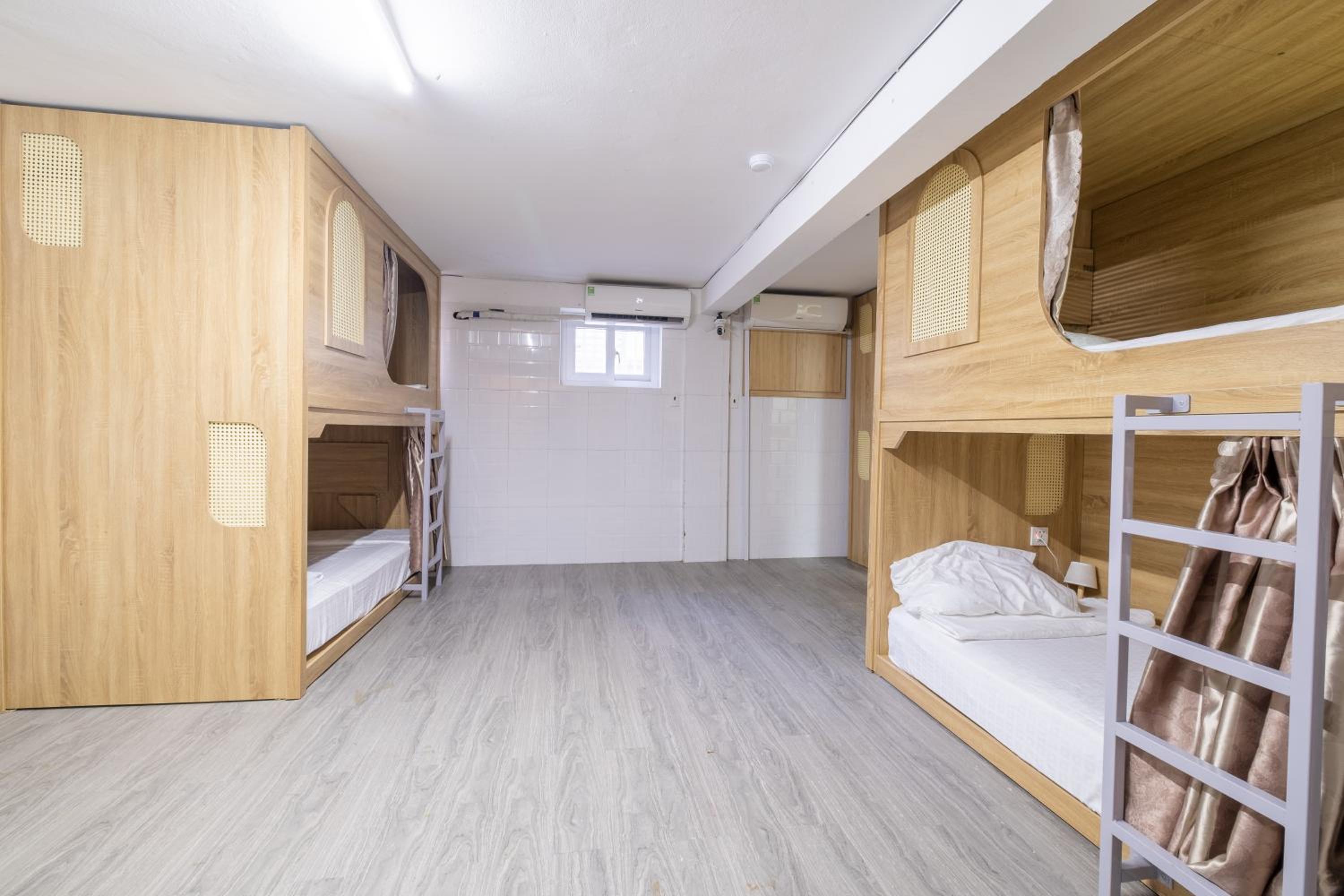 Bunk Bed in Mixed Dormitory Room