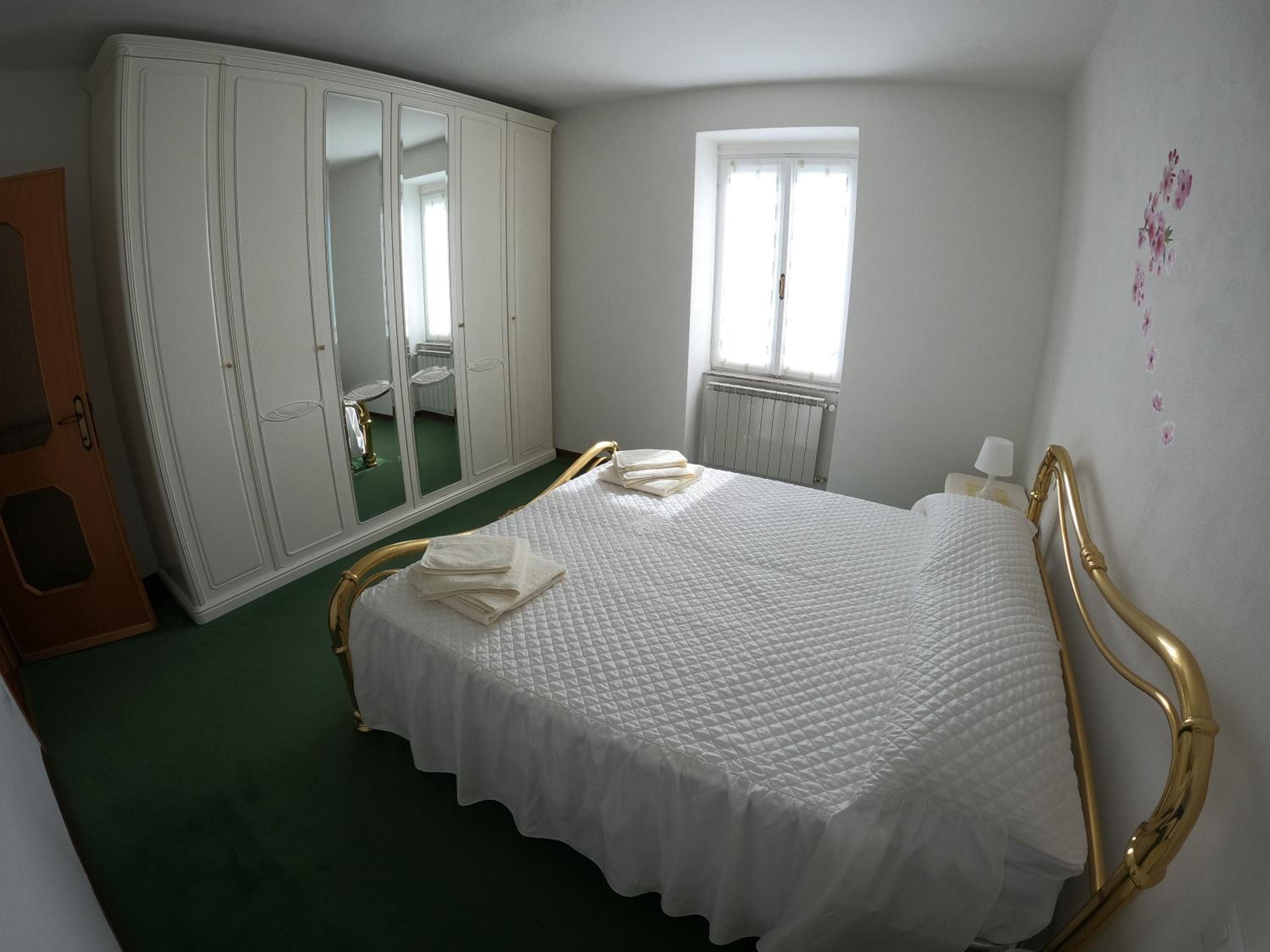 Two-Bedroom House photo 3