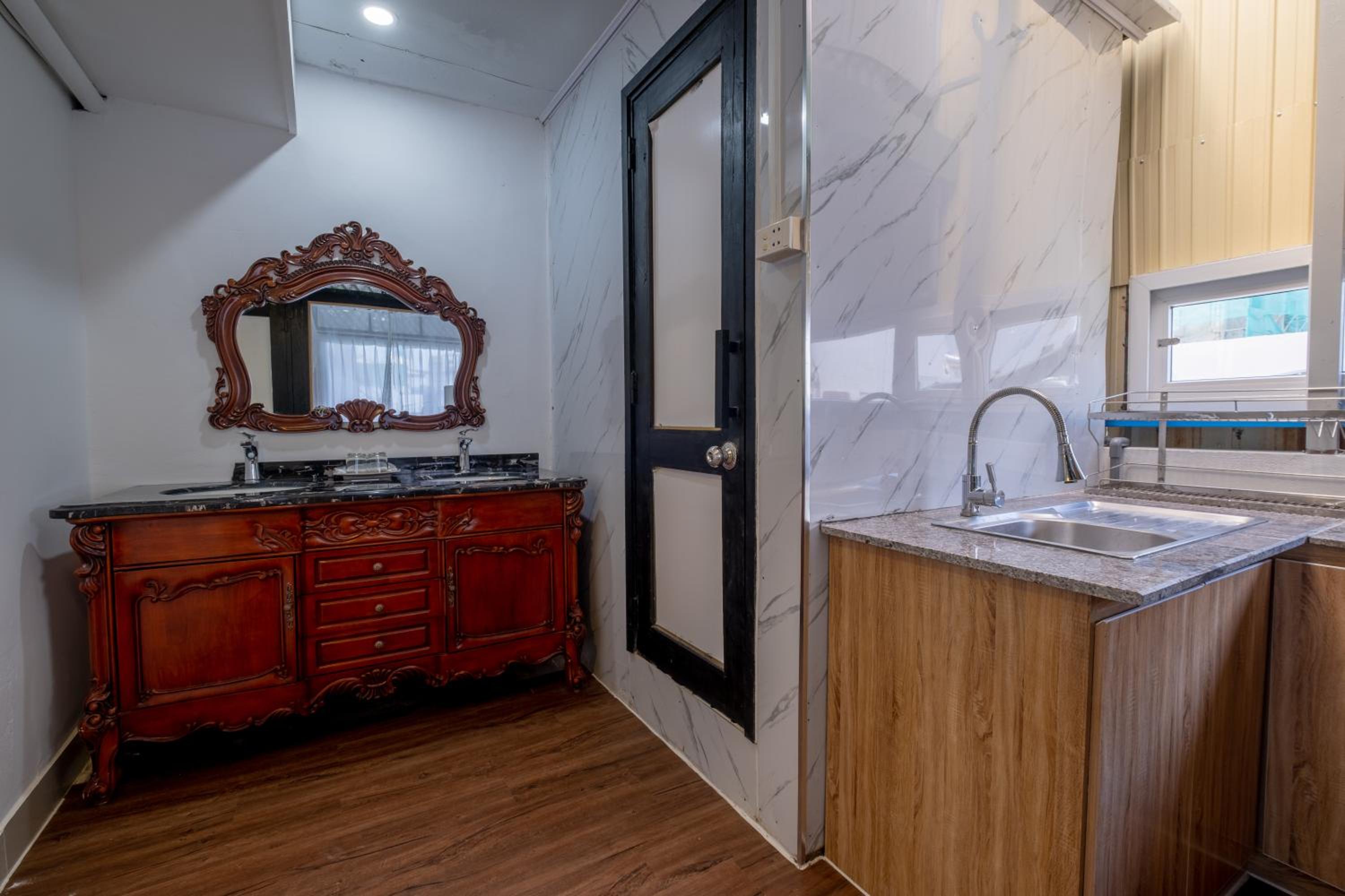 One-Bedroom Apartment - Photo 24