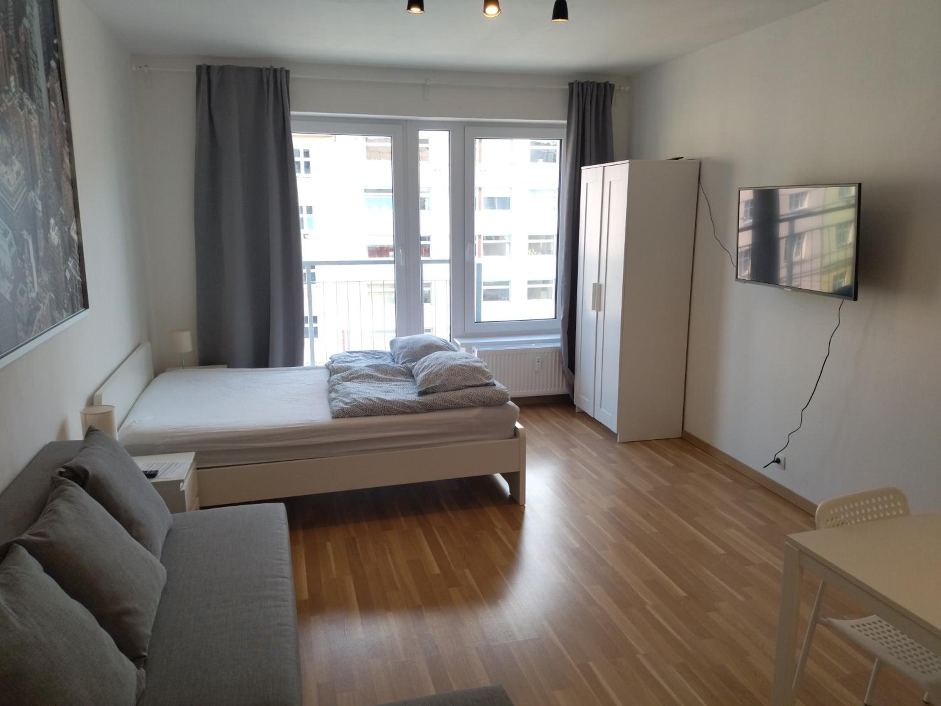 One-Bedroom Apartment