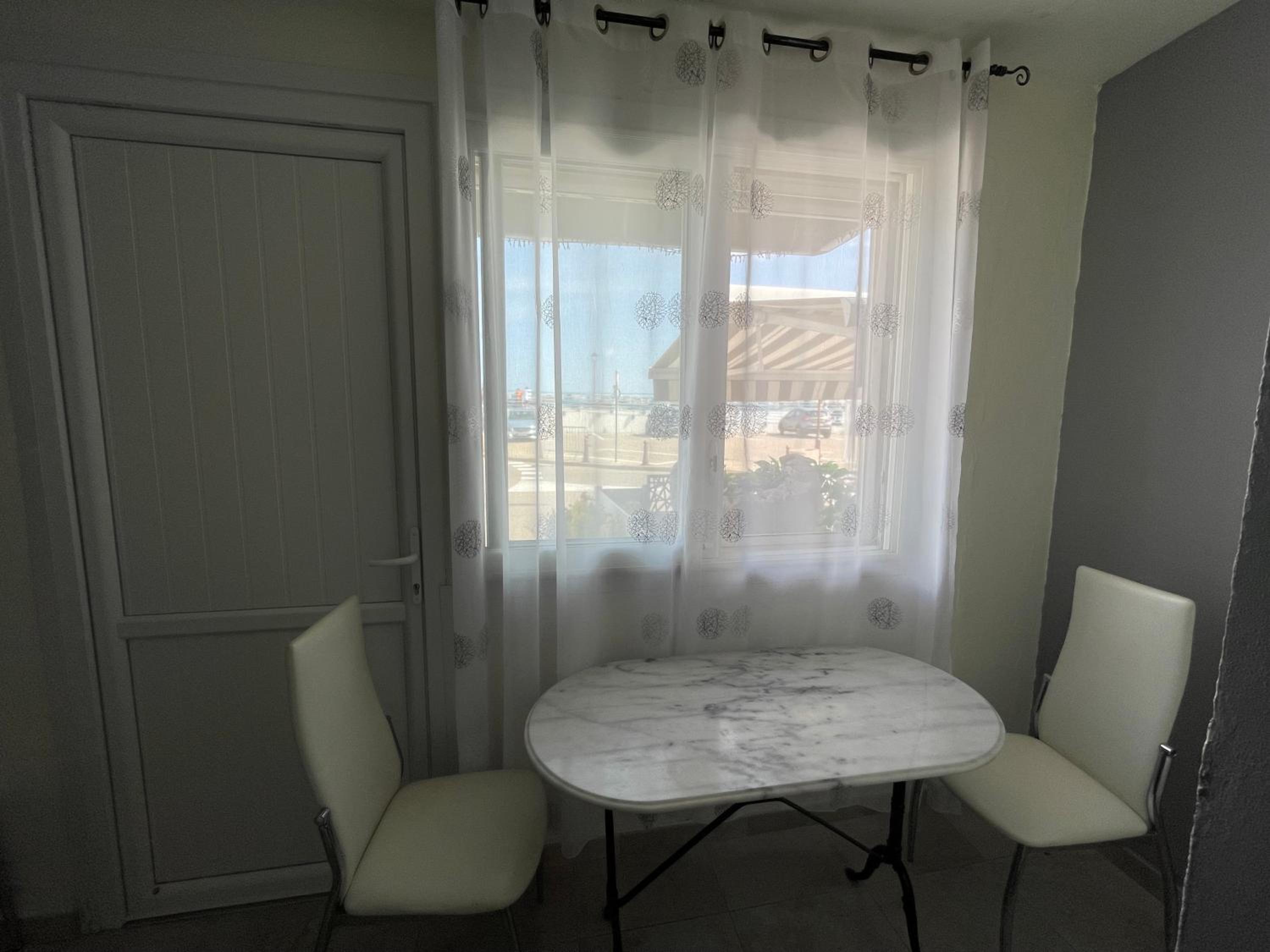 Standard Triple Room with bathroom and terrace photo 2