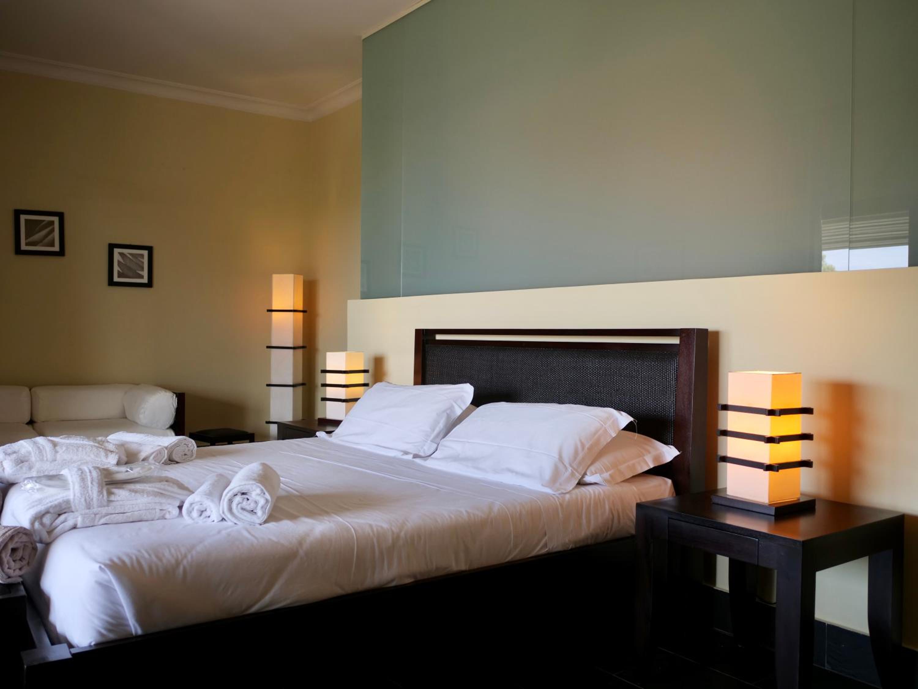 Suite - Photo 1