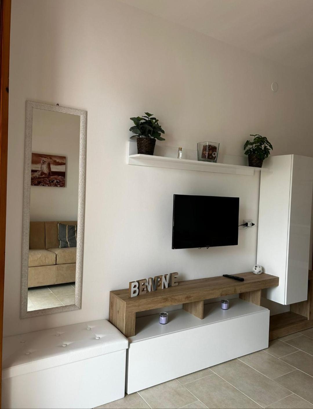 One-Bedroom House photo 1