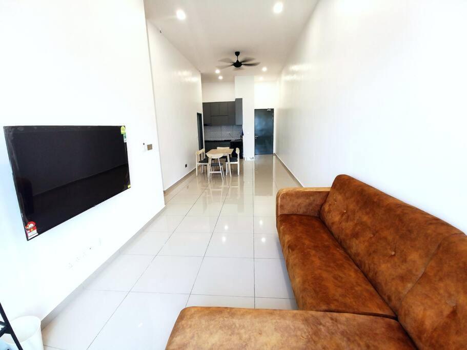 Three-Bedroom Apartment photo 1