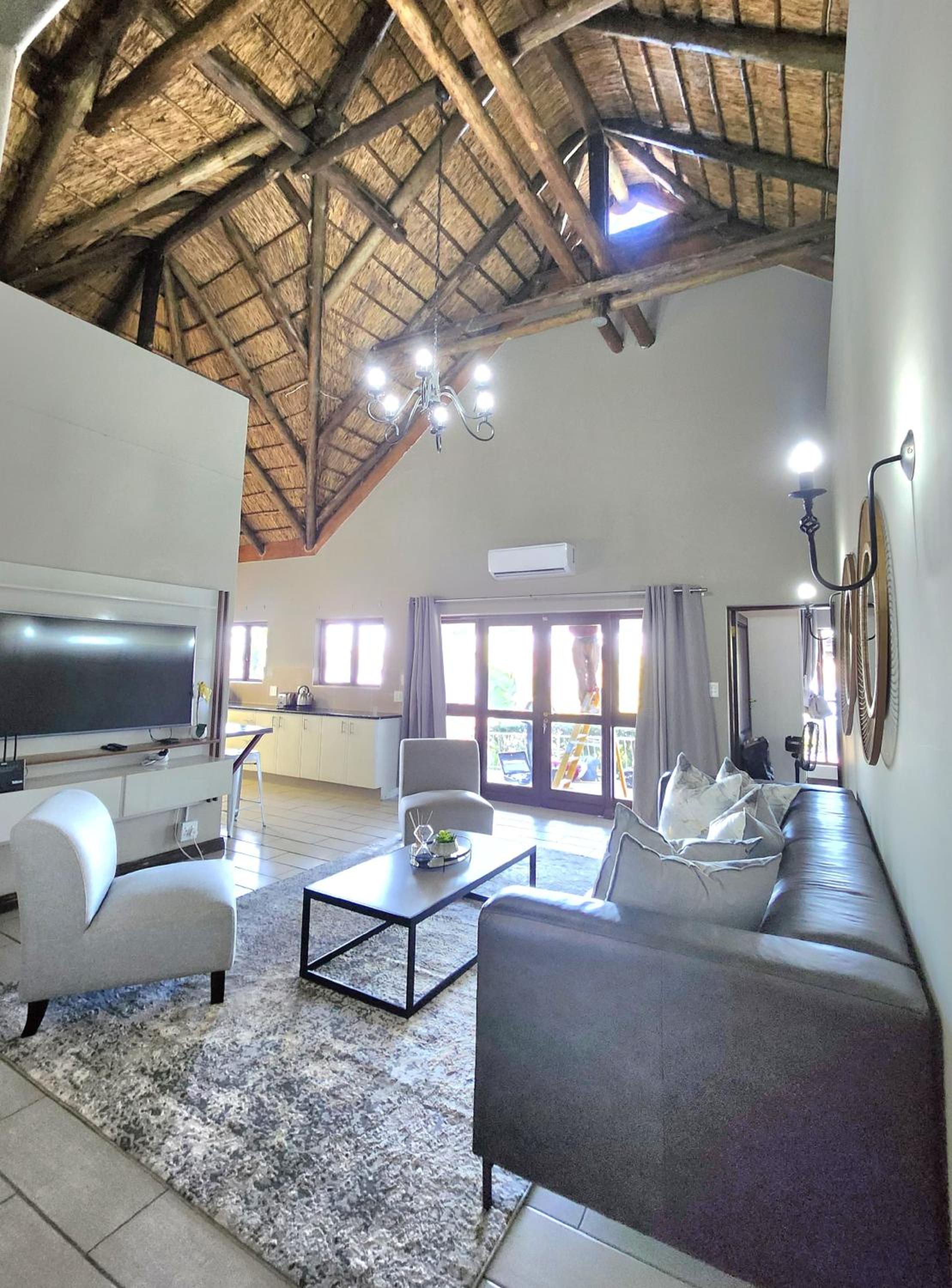 Family Room photo 3