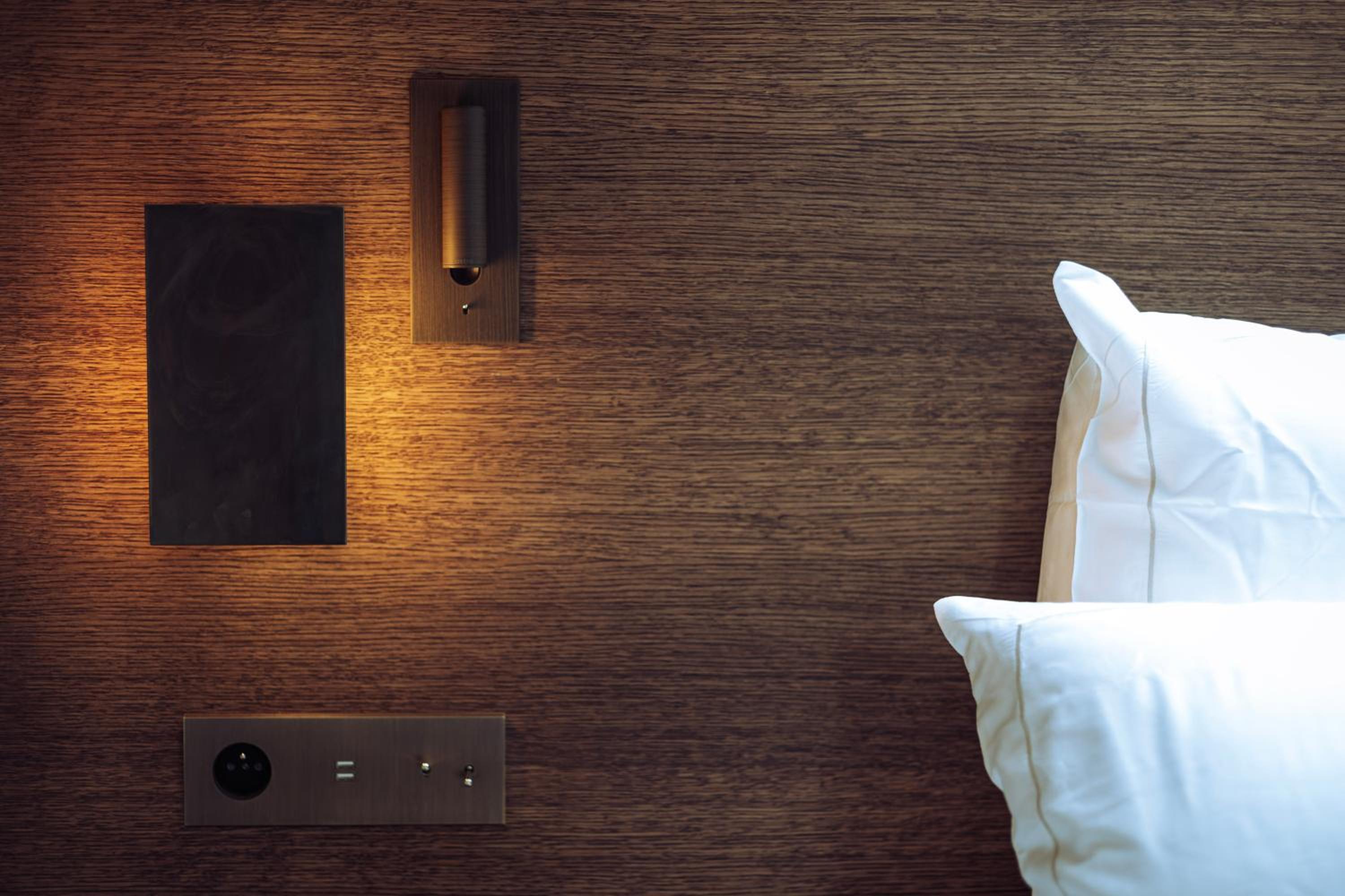 Executive Suite - Photo 11