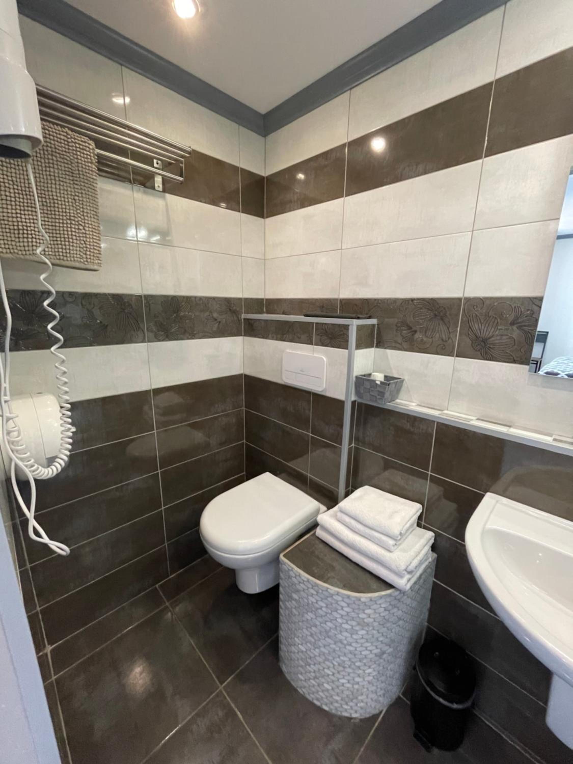 Confort double room with bathroom and city view photo 2