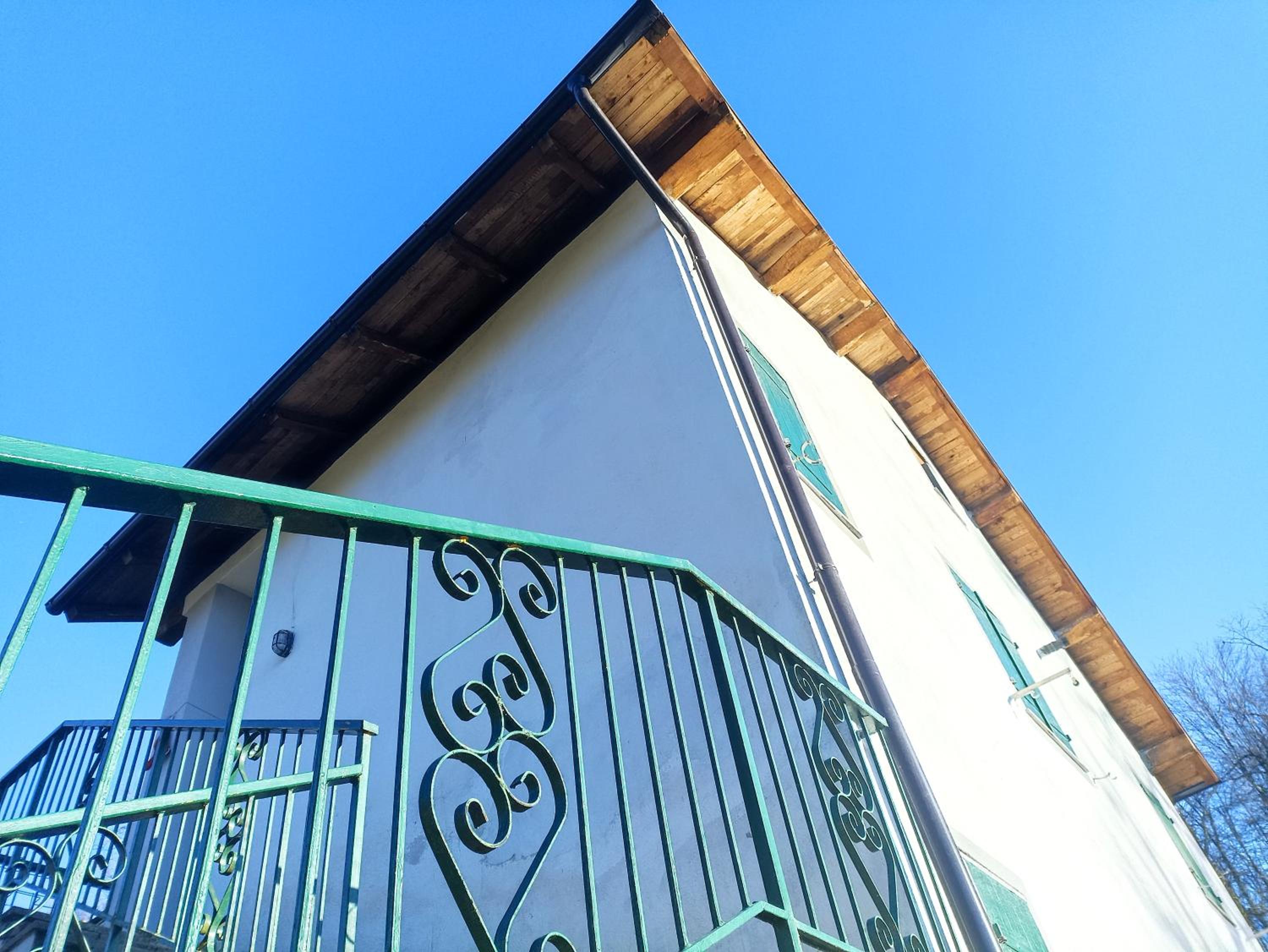 Apartment with Mountain View photo 3