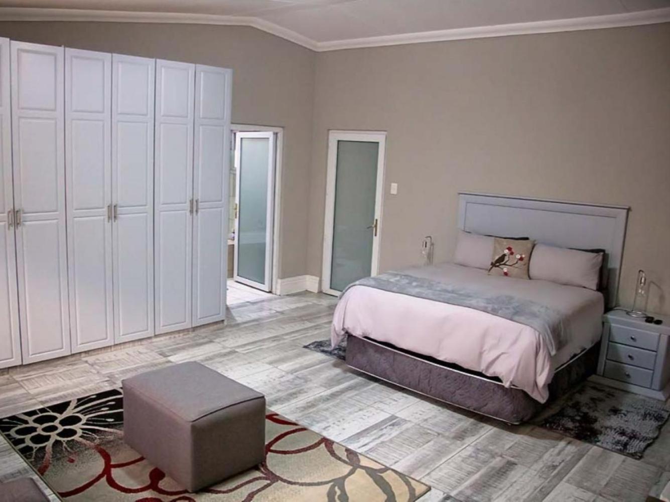Basic Queen Room