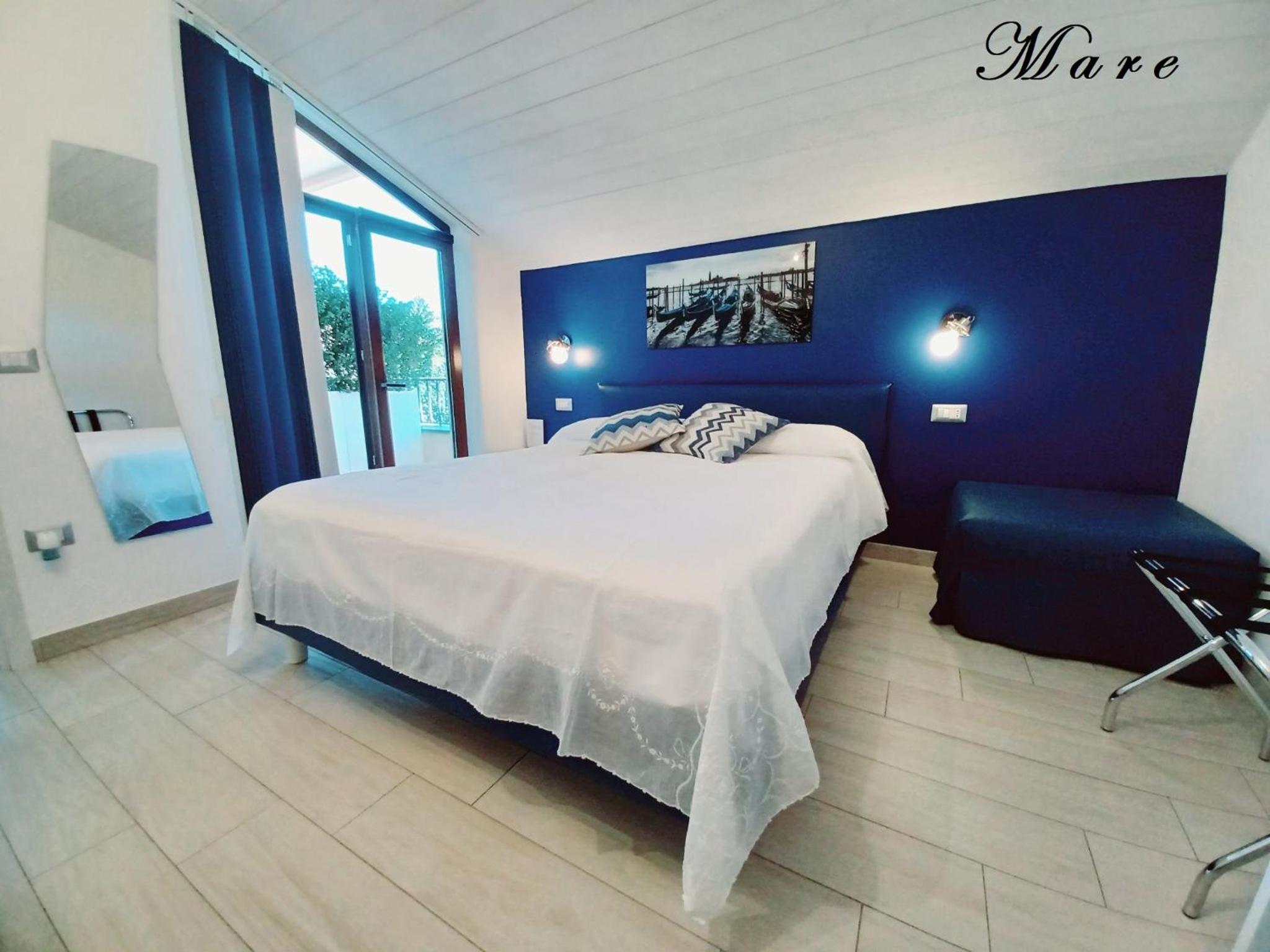 Double Room with Balcony and Sea View photo 1