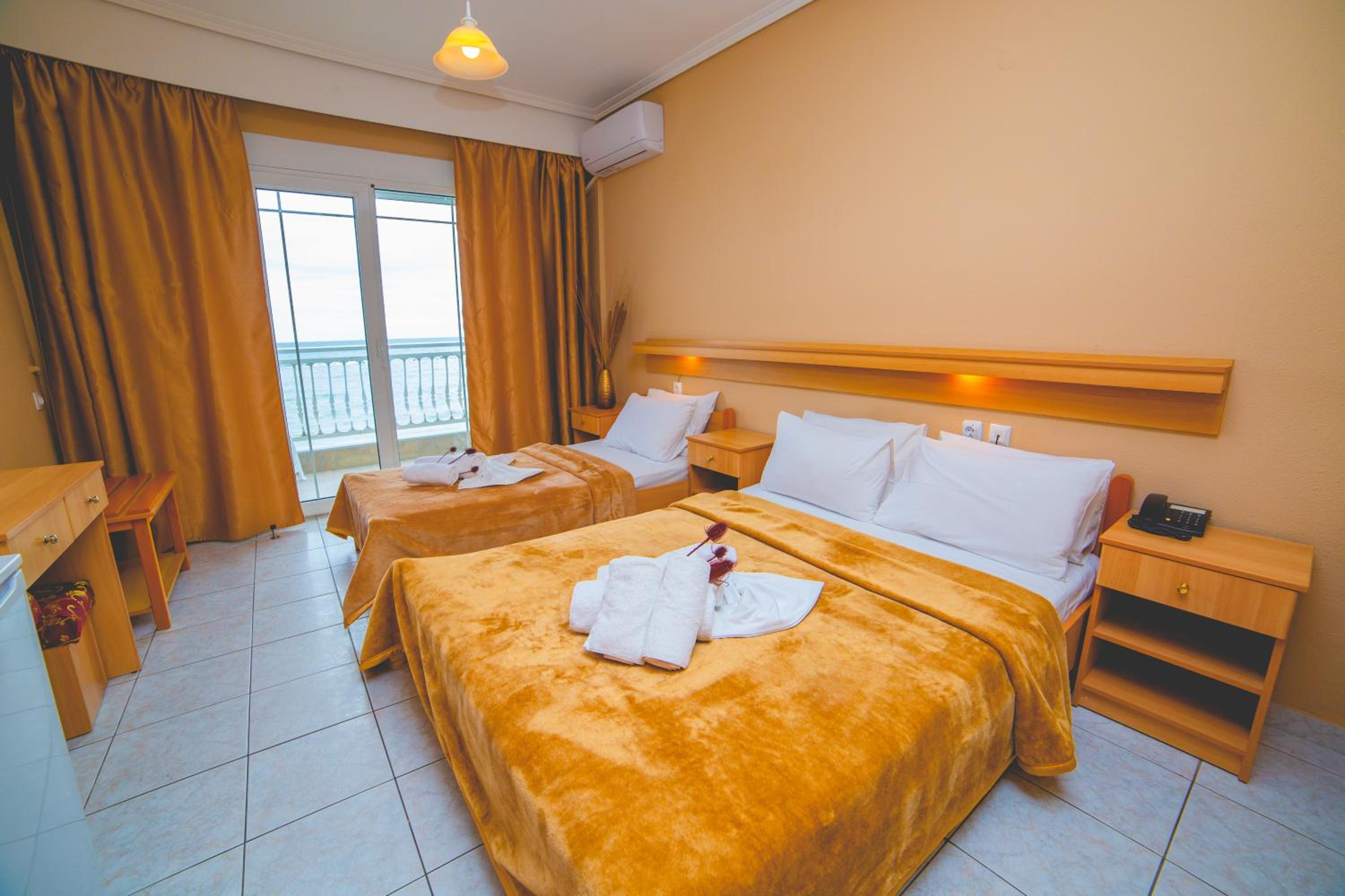 Triple Room with Sea View photo 2