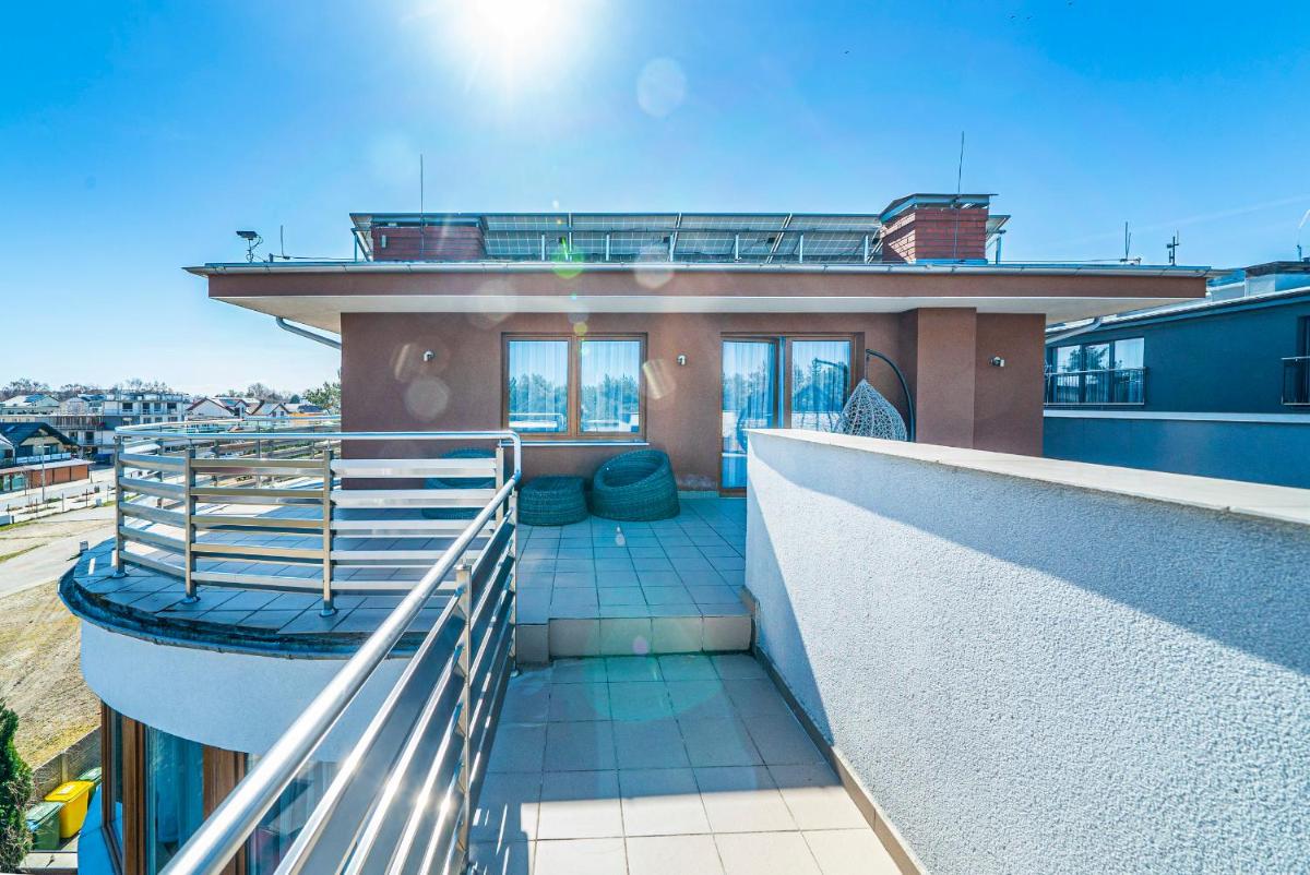 Apartment with Terrace photo 2