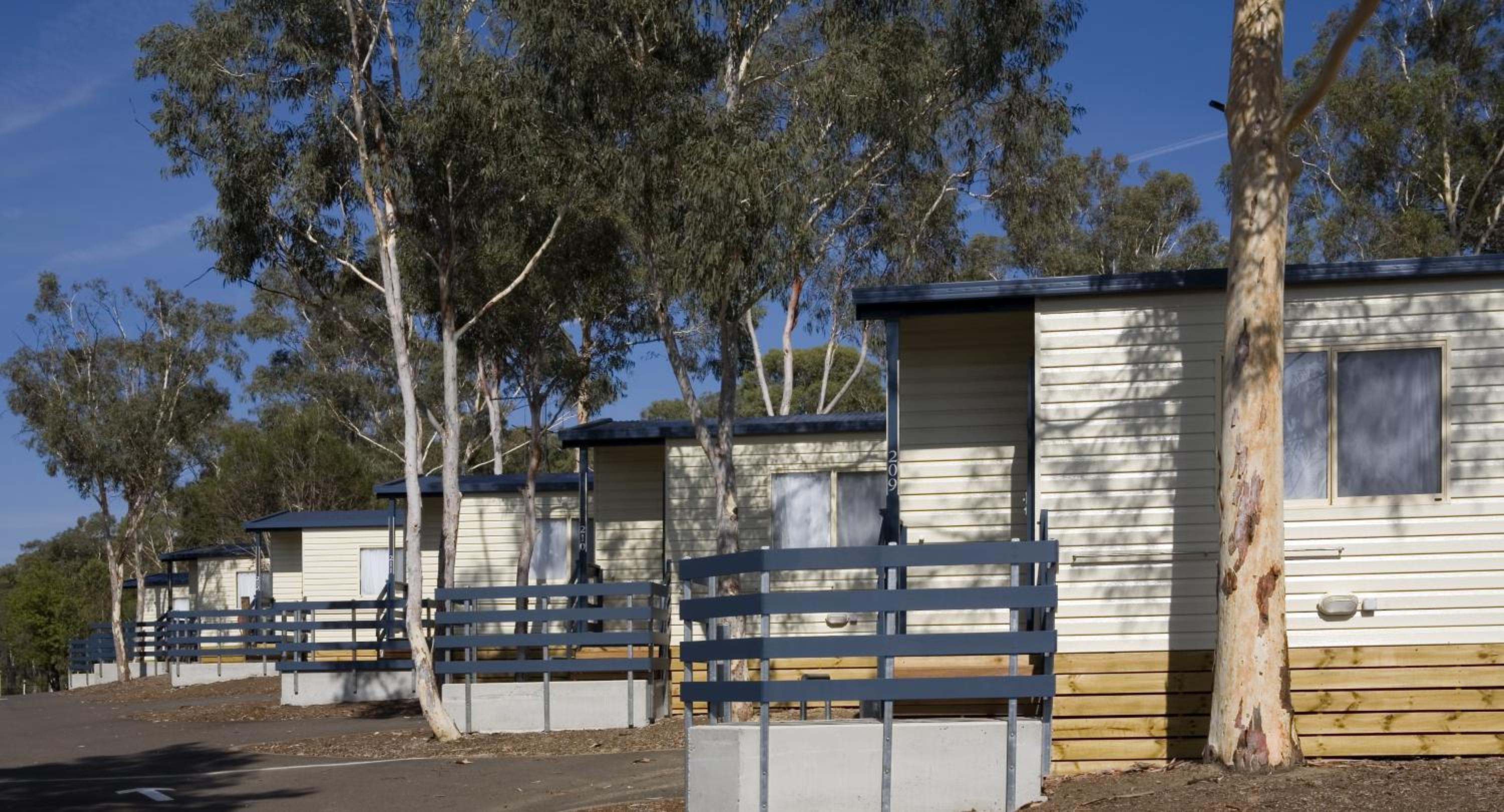 Wattle Glen Premium Cabin (2 Bedroom) photo 3
