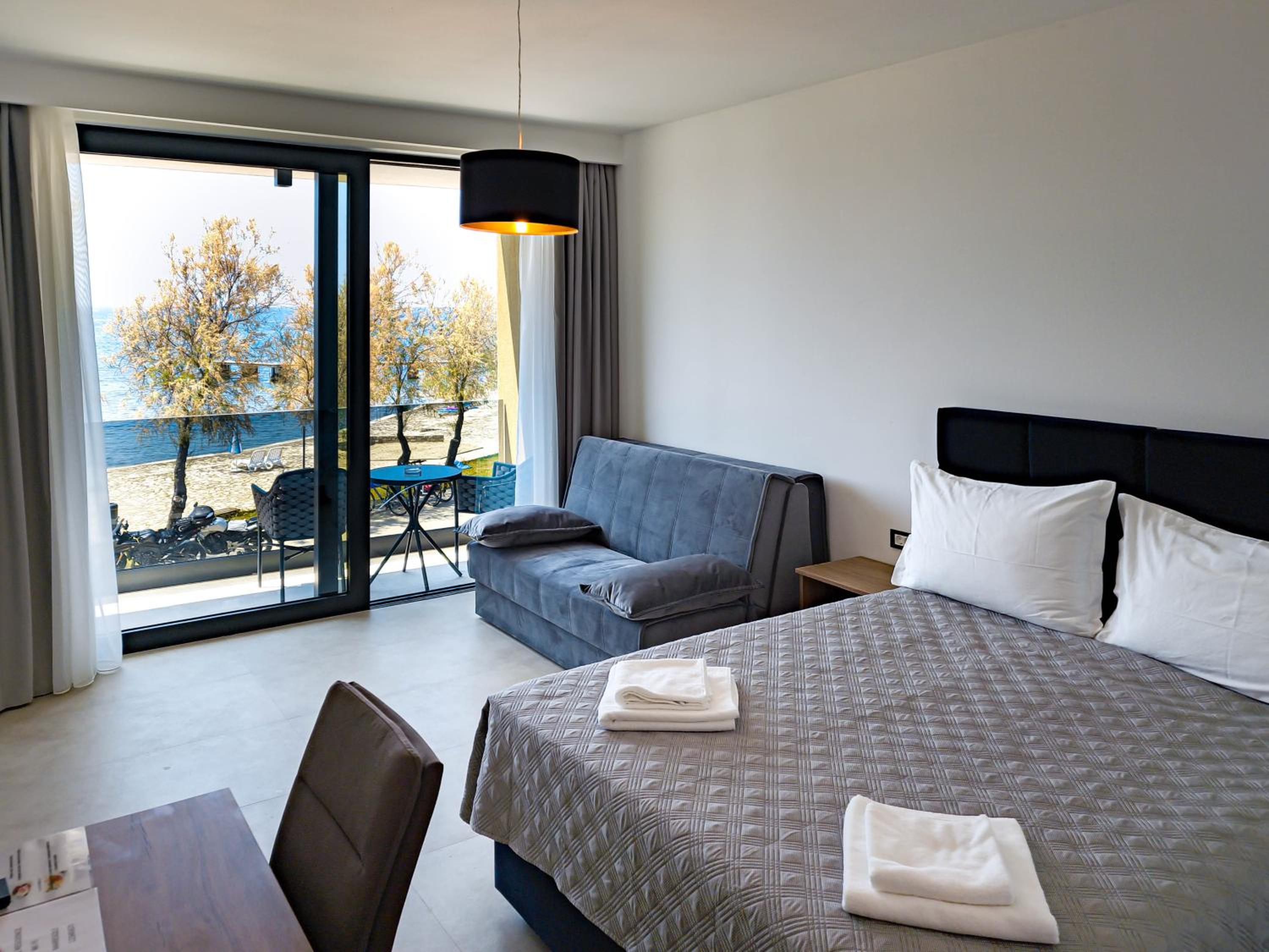 Triple Room with Sea View