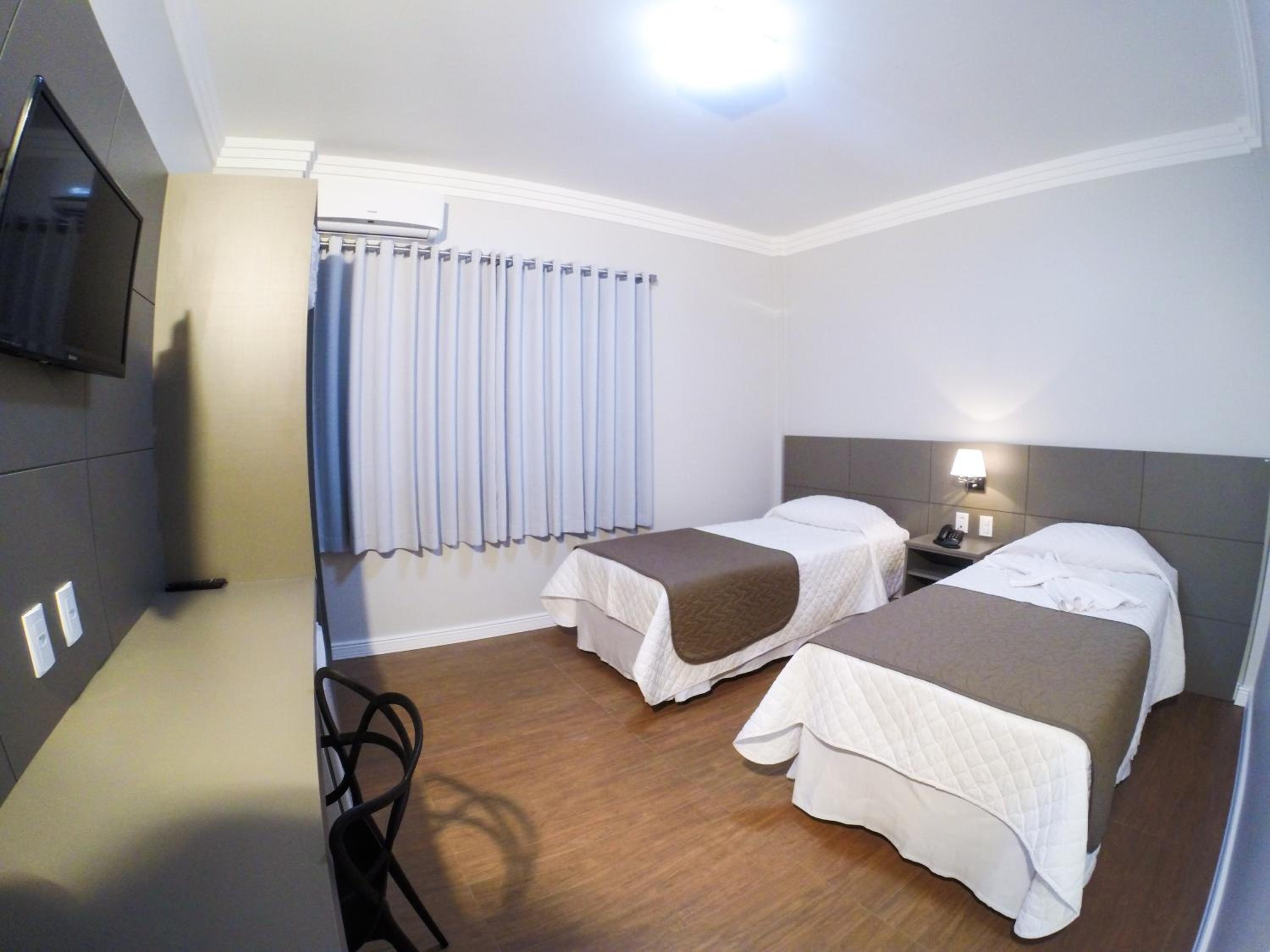 Standard Twin Room photo 2
