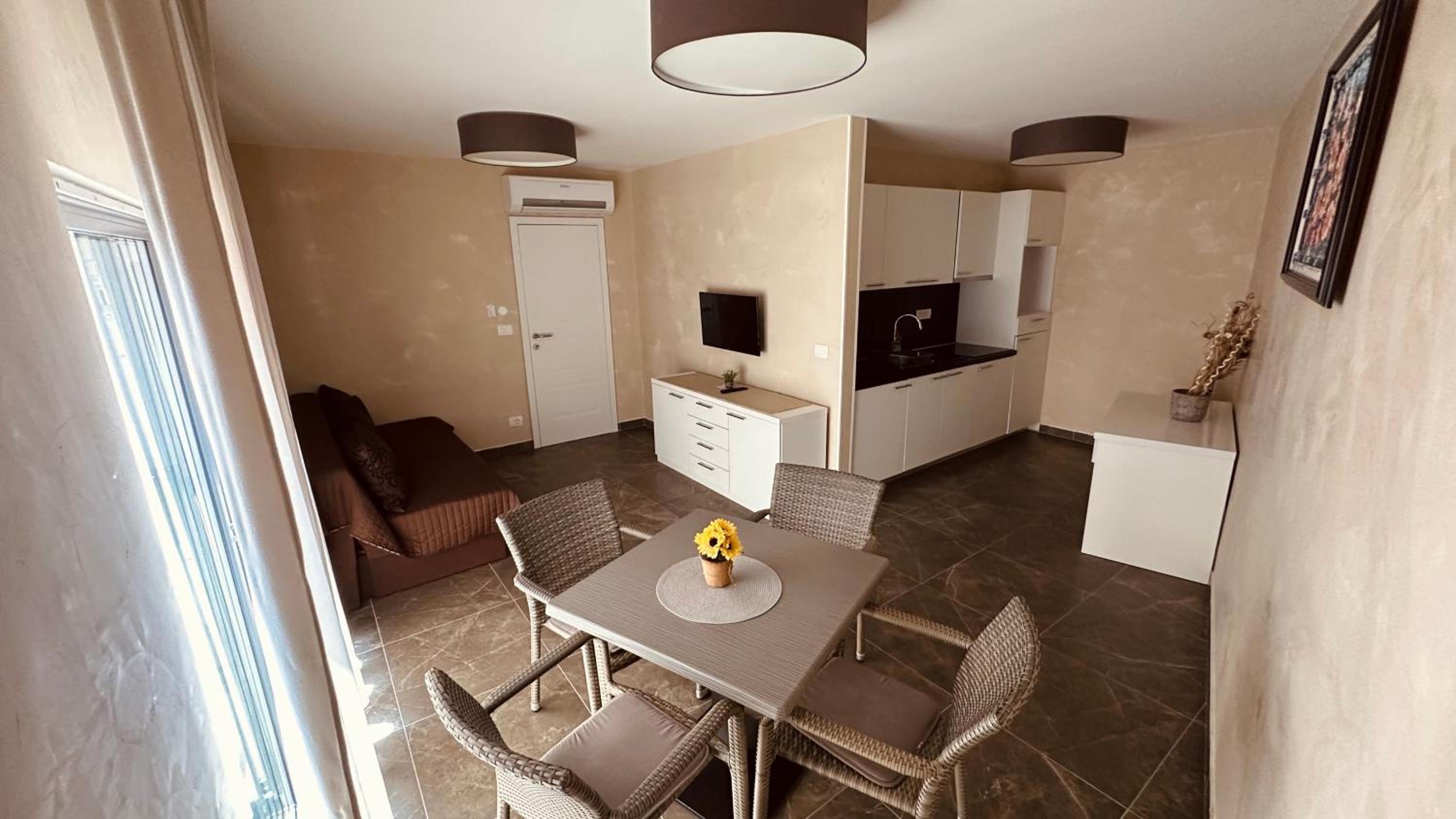 One-Bedroom Apartment - Photo 1