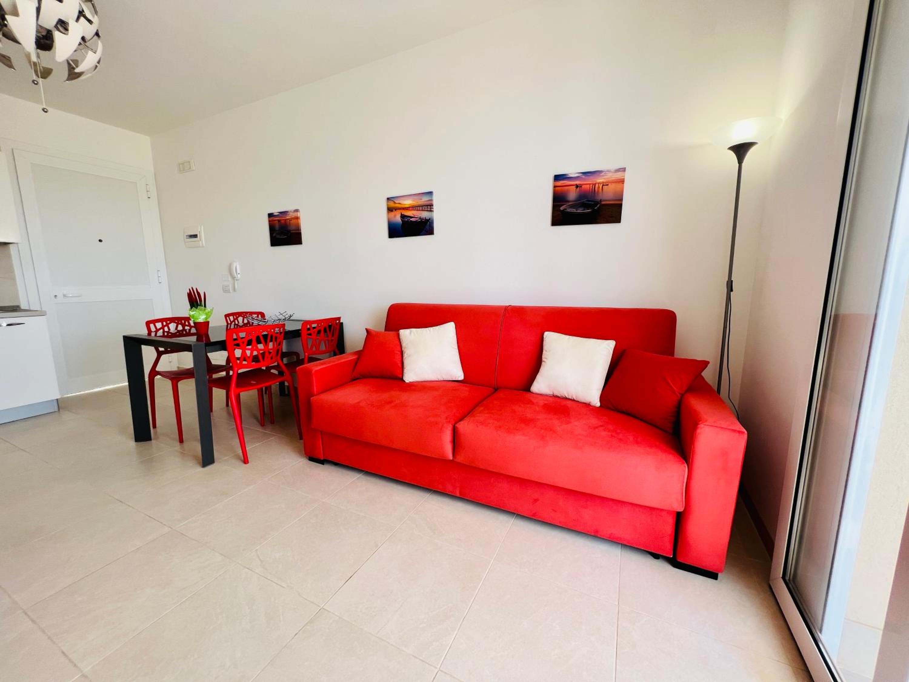 One-Bedroom Apartment photo 2