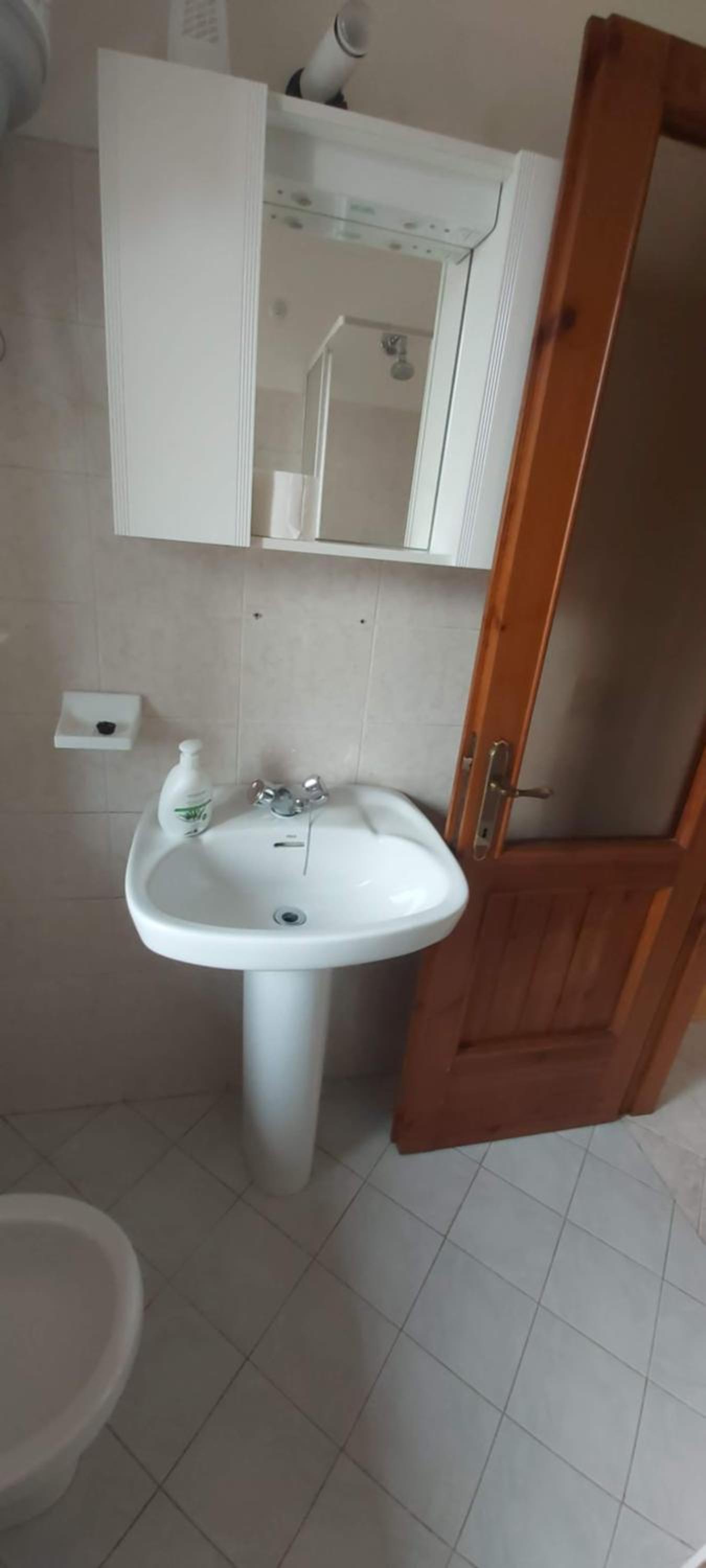 One-Bedroom House photo 2