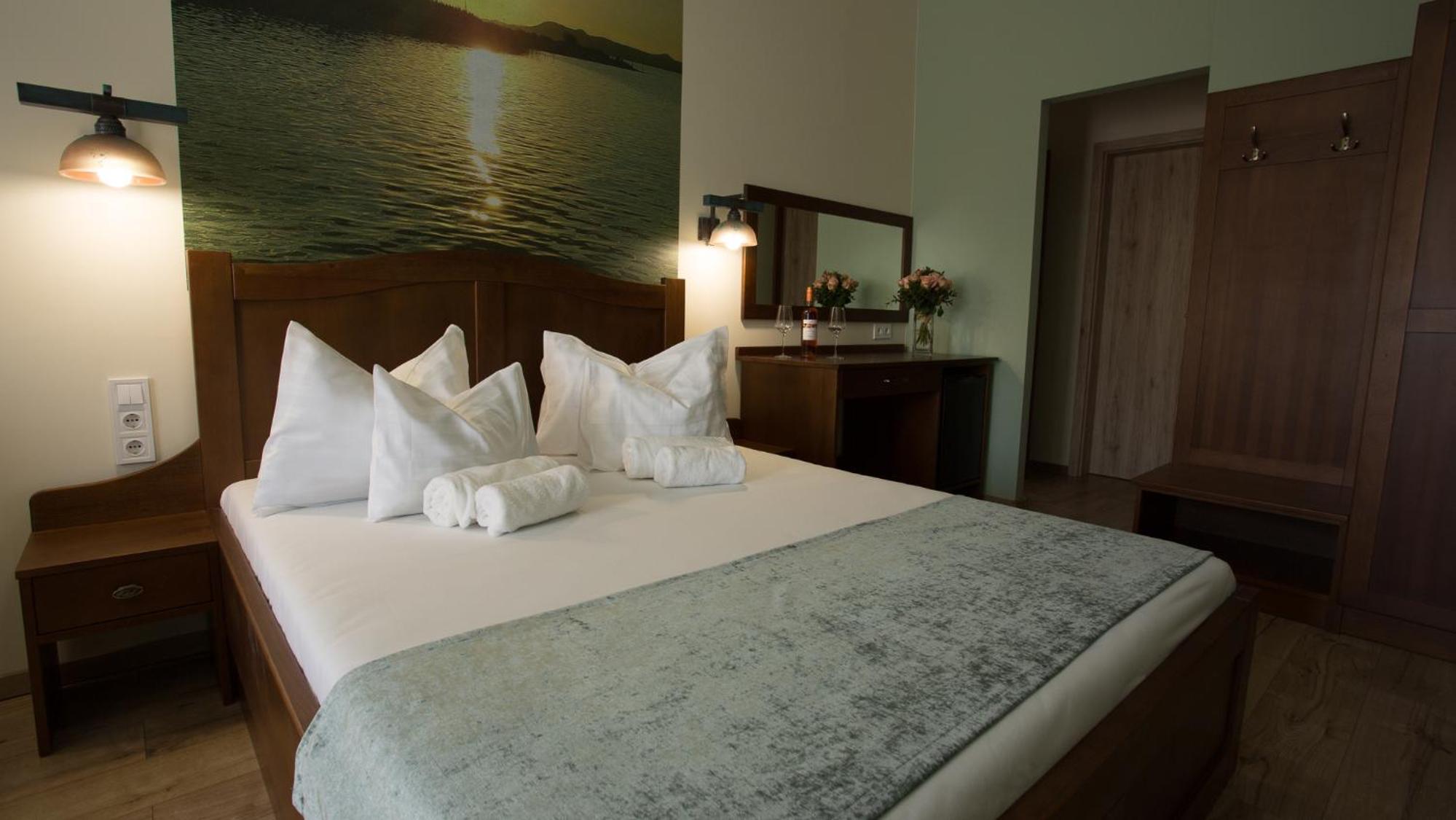 Twin Room with Balcony - Photo 3