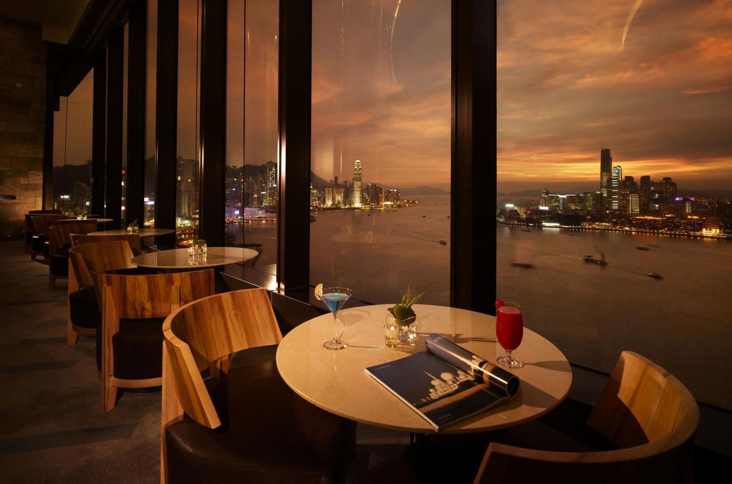 Club Grand Deluxe King or Twin Room with Harbor View - Photo 2