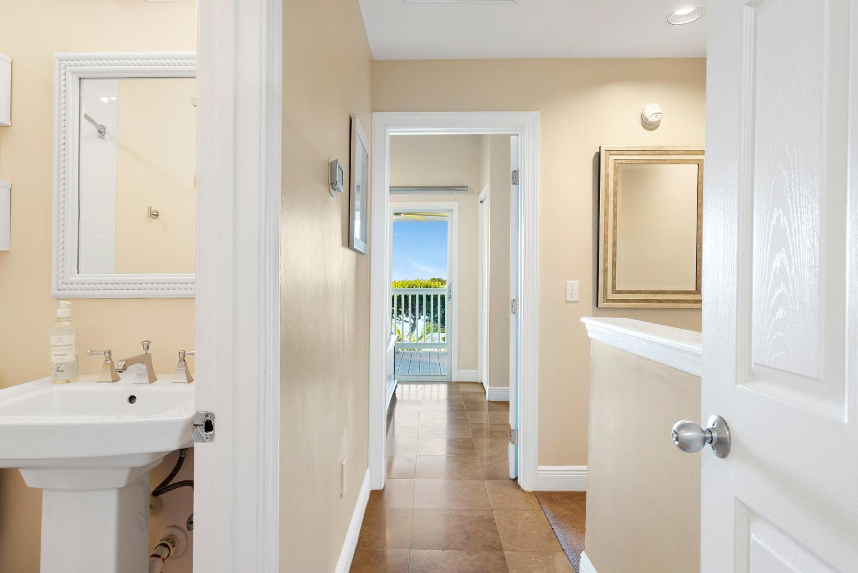 Two-Bedroom Townhouse photo 3