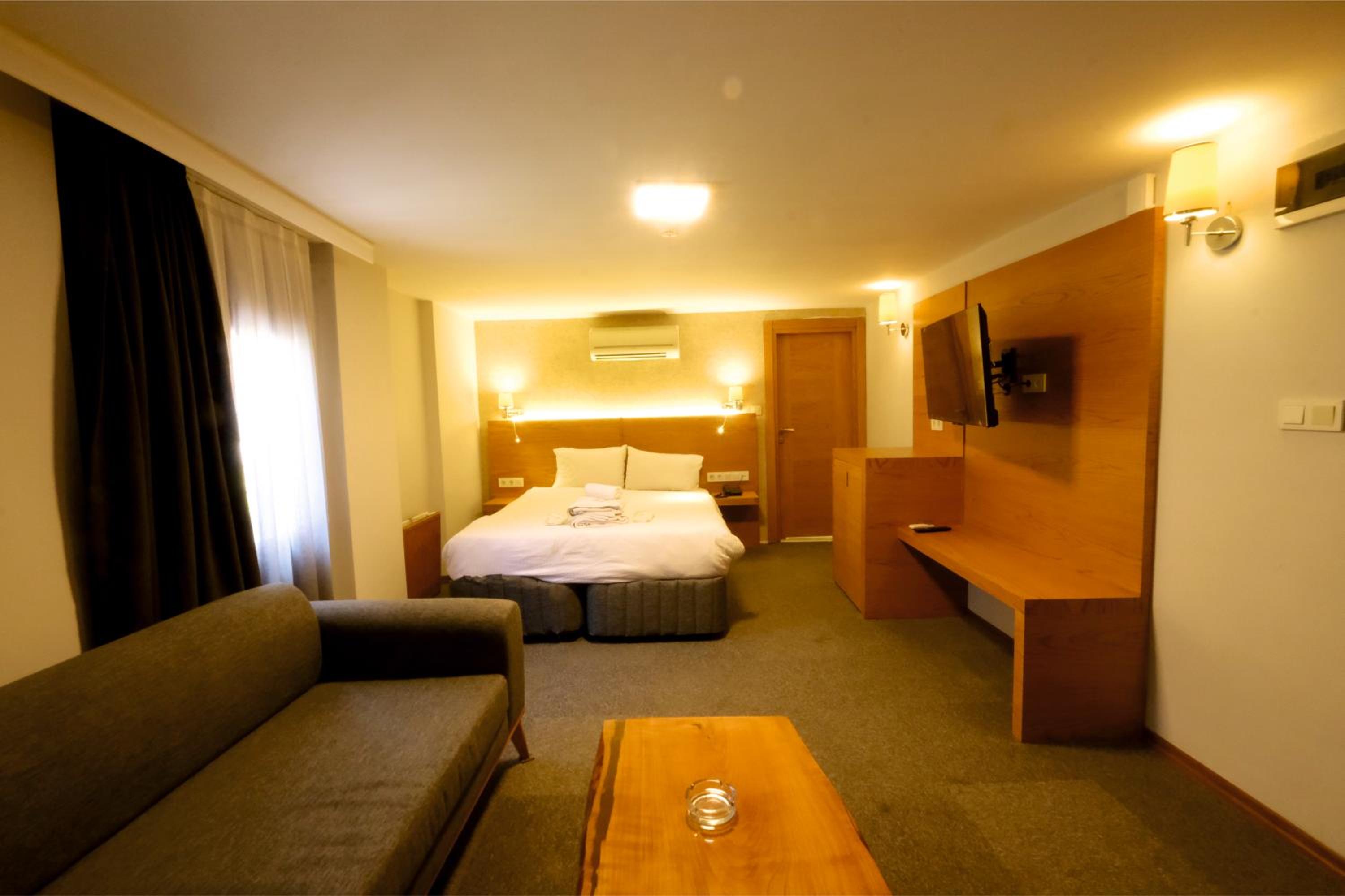 Deluxe Double Room with Castle View - Photo 3