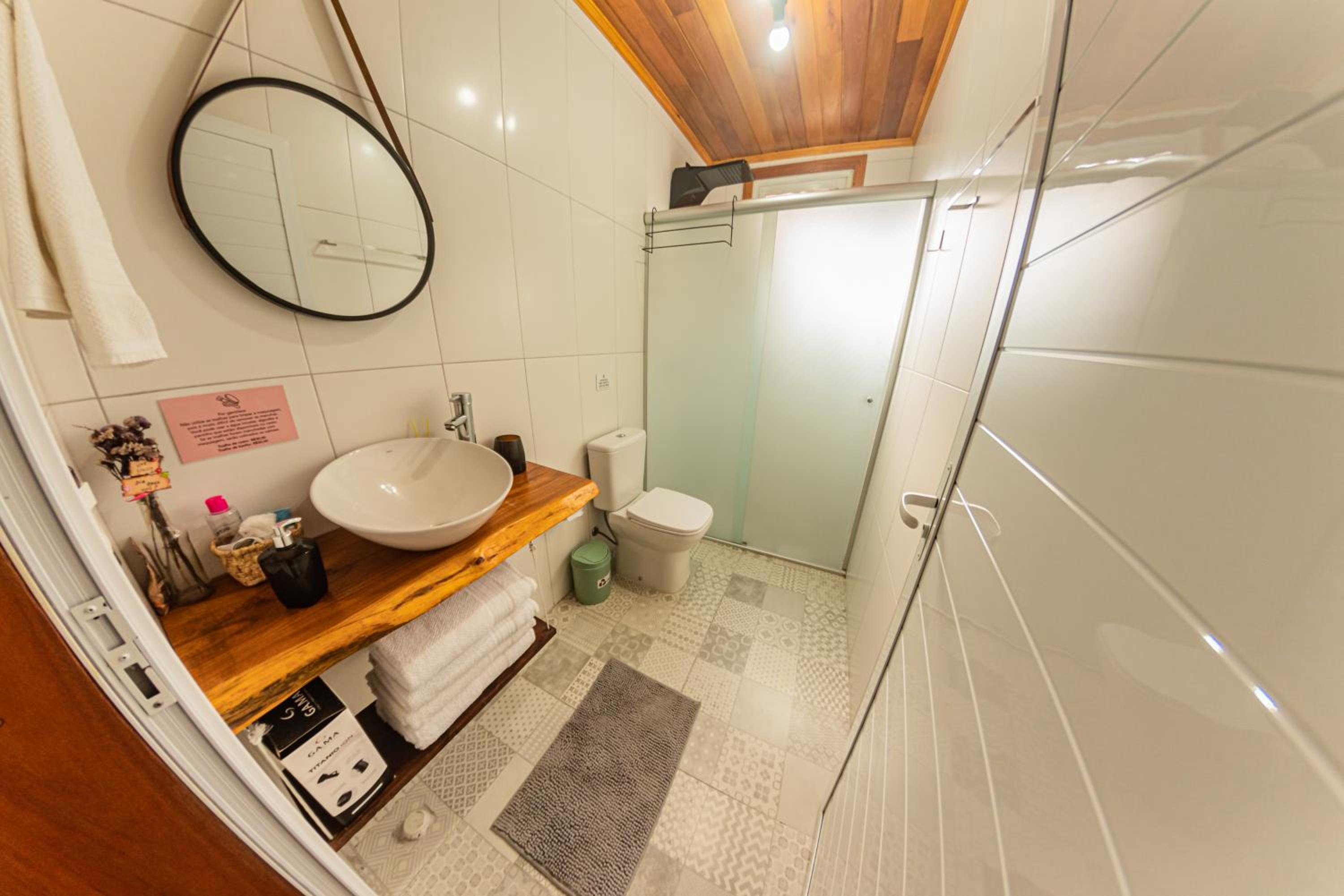 Quadruple Room with Balcony - Photo 19