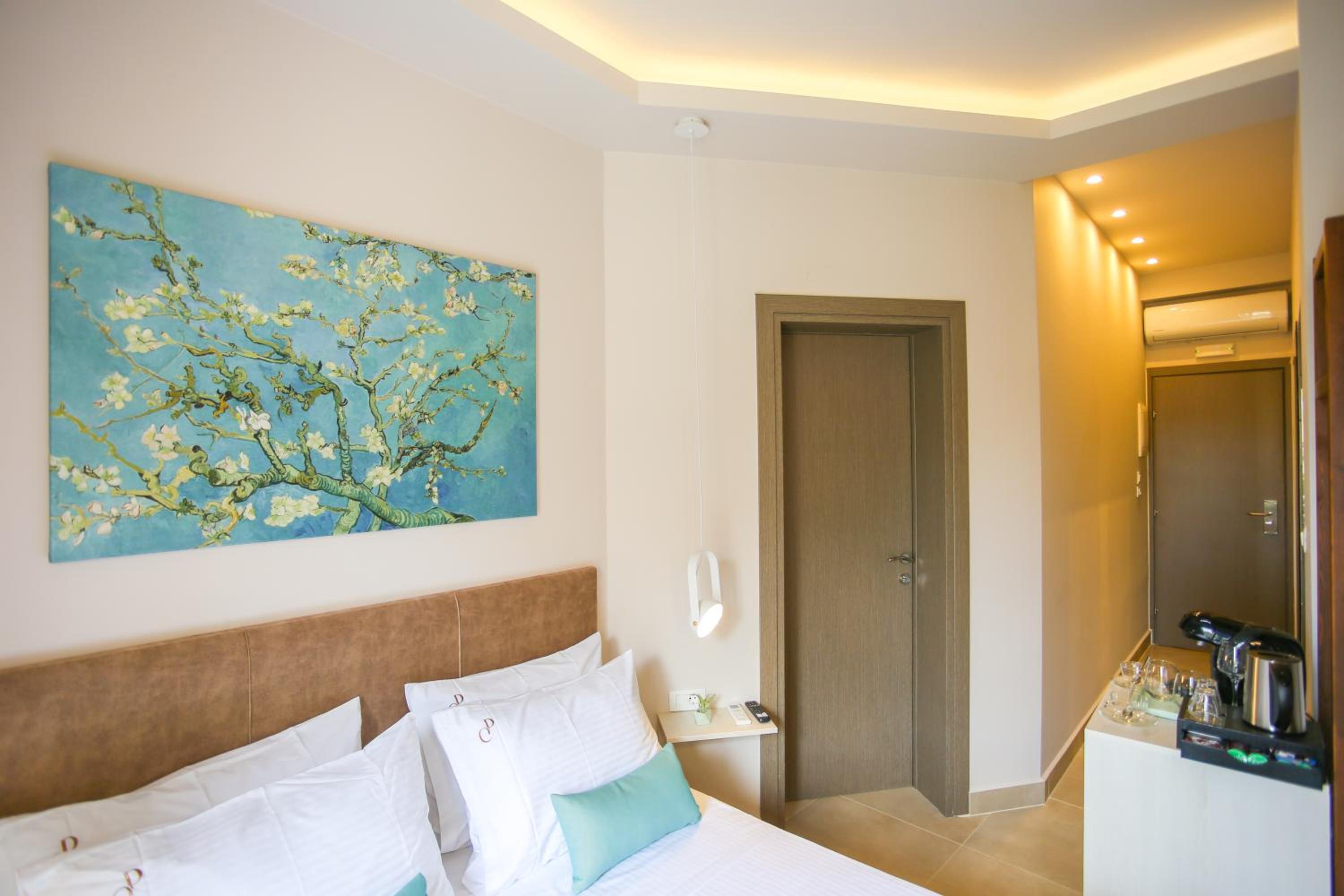 Deluxe Family Room - Photo 7