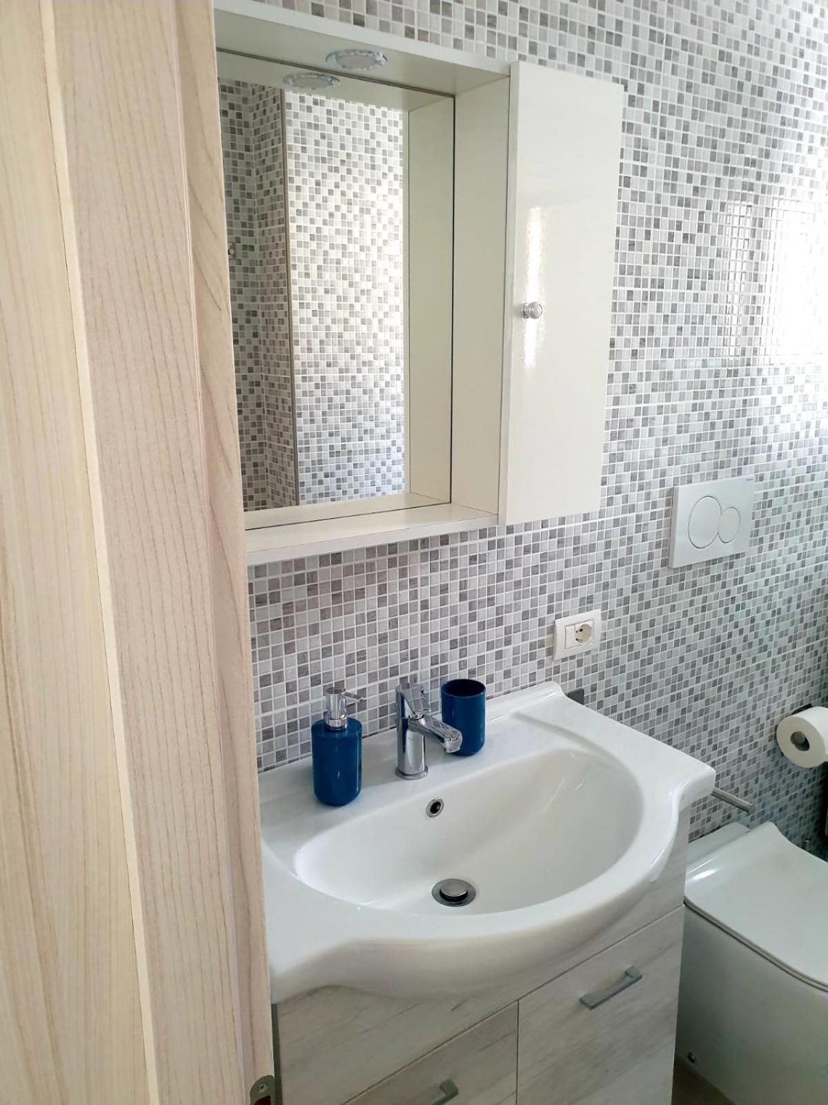 Three-Bedroom House photo 2