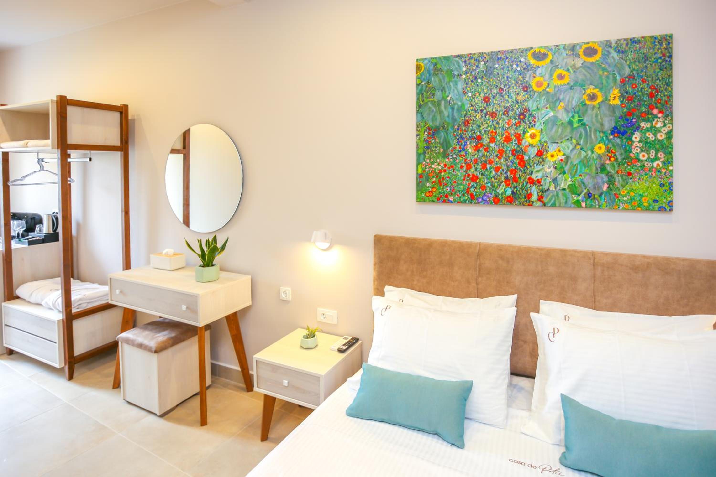 Deluxe Family Room - Photo 12