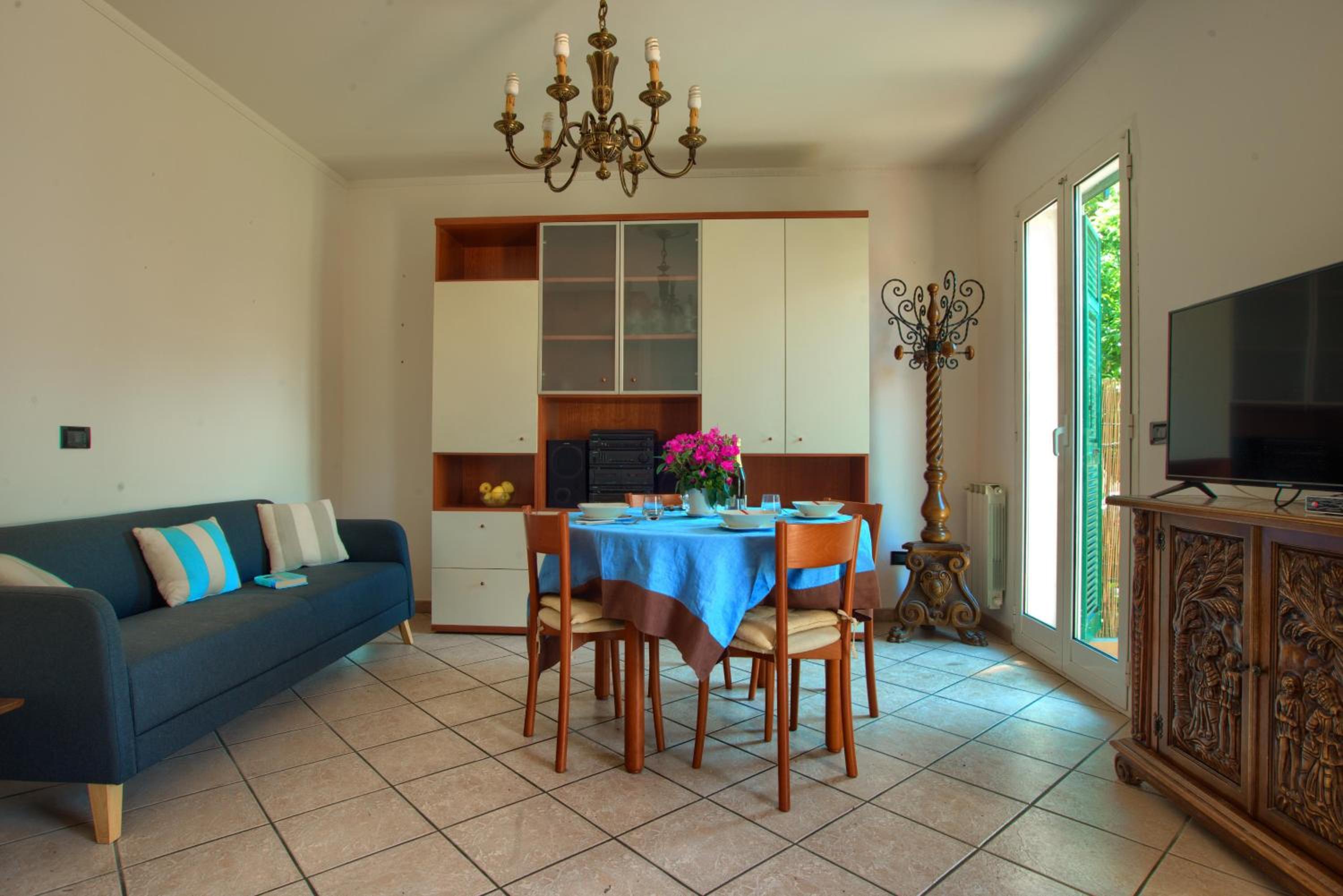 Two-Bedroom House photo 3