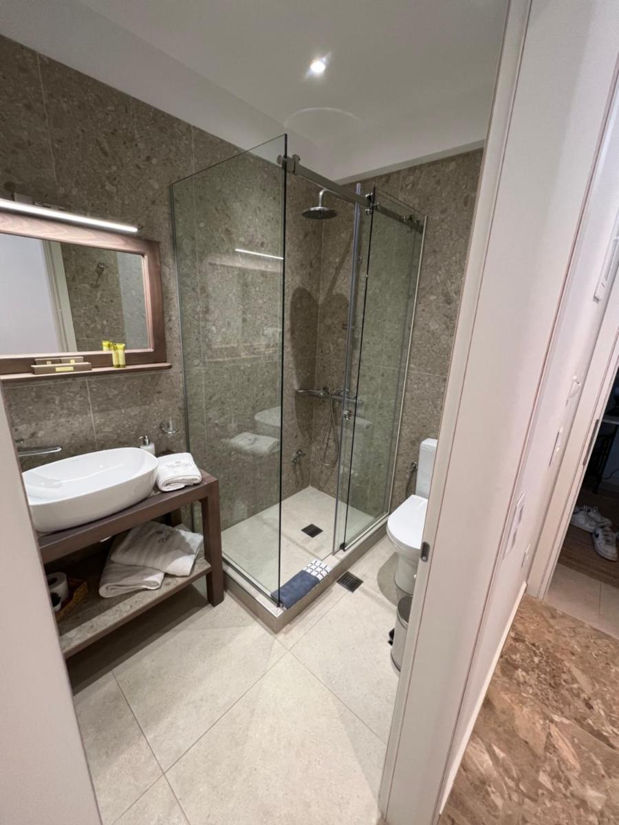 Deluxe Double Room with Balcony photo 2