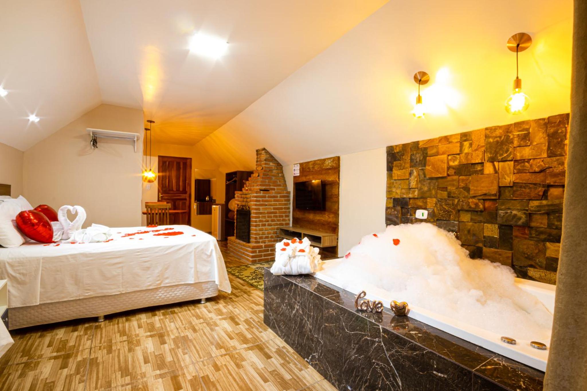 Chalet with Spa Bath