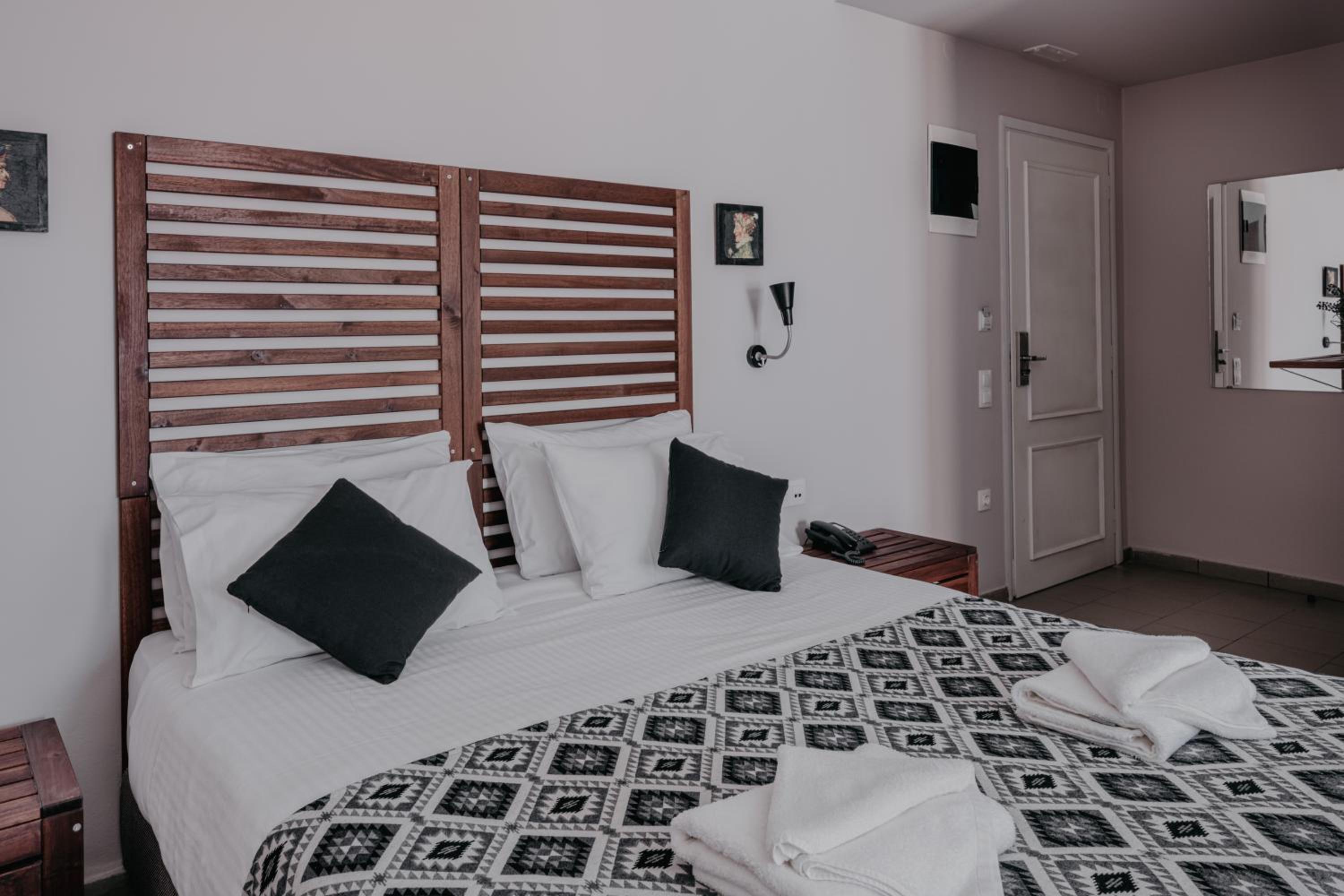 Superior Studio with Partial Sea View - Photo 16