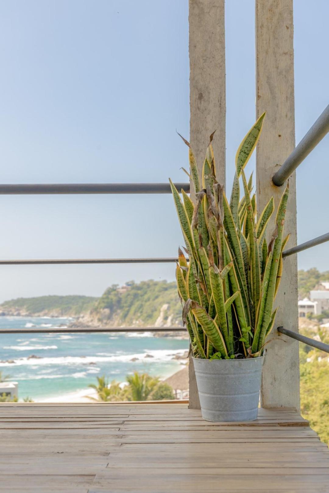 Superior Suite with Sea View - Photo 13